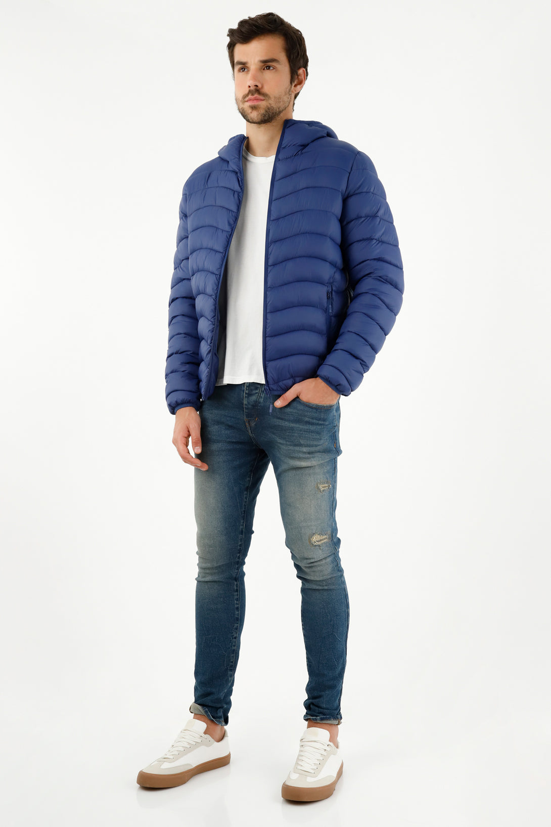 Chaqueta azul con capucha para hombre