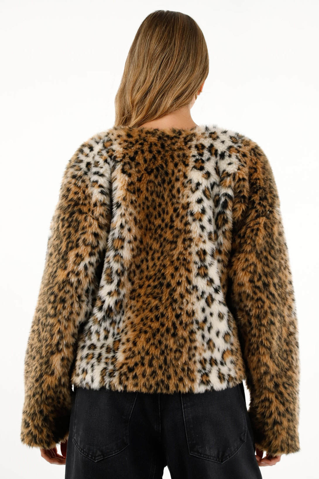 Abrigo afelpado animal print para mujer