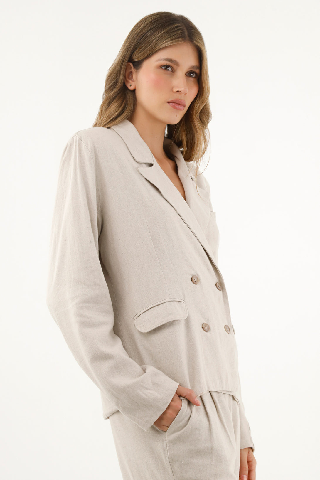 Chaqueta tipo blazer crudo para mujer