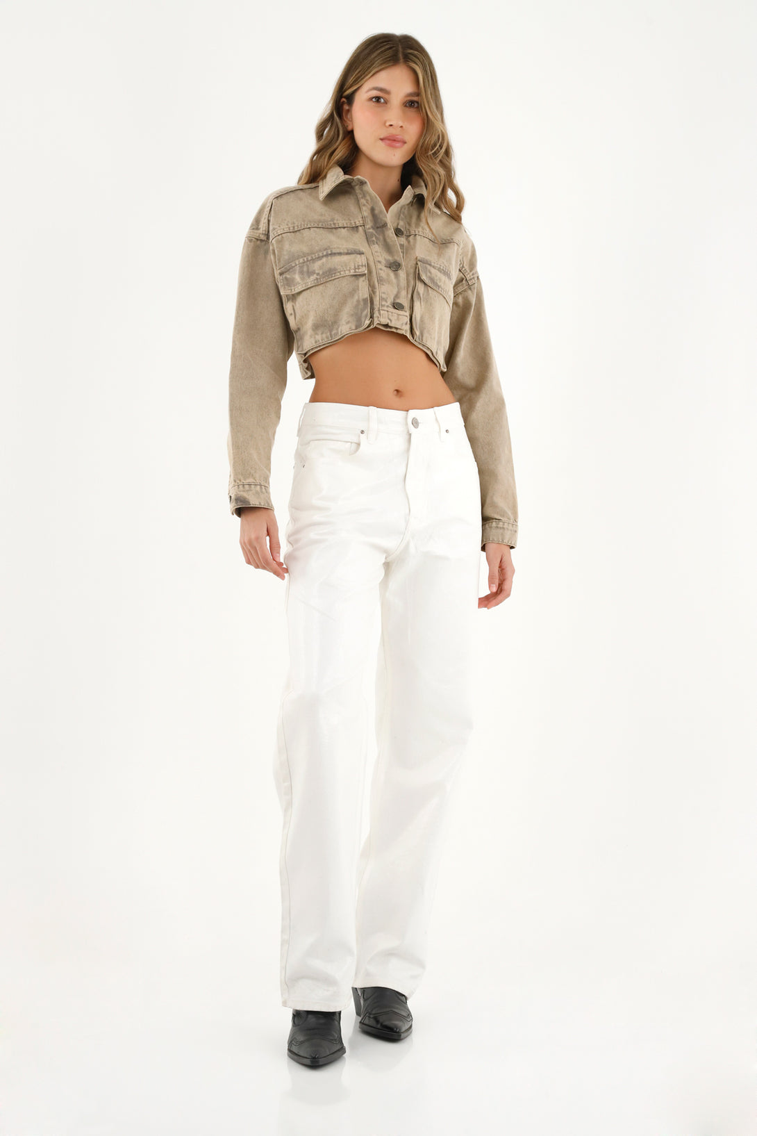 Chaqueta café cropped para mujer