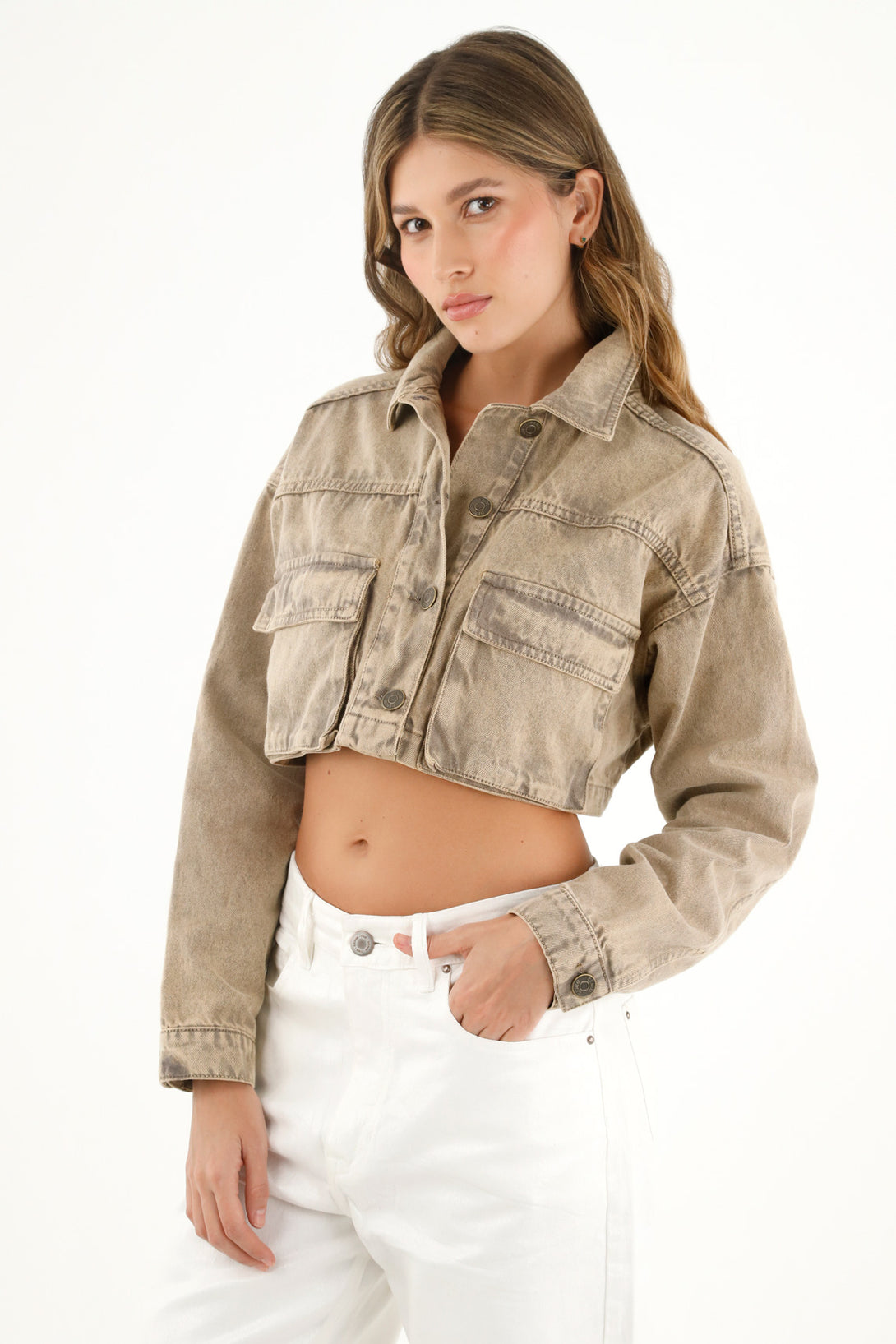 Chaqueta café cropped para mujer