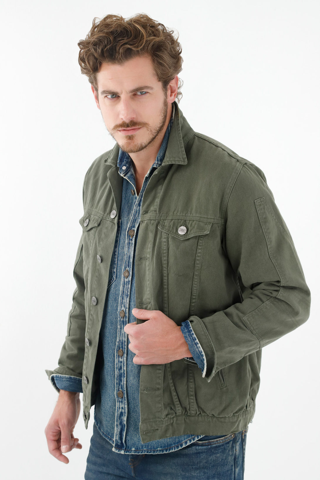 Chaqueta verde con estampado en posterior para hombre