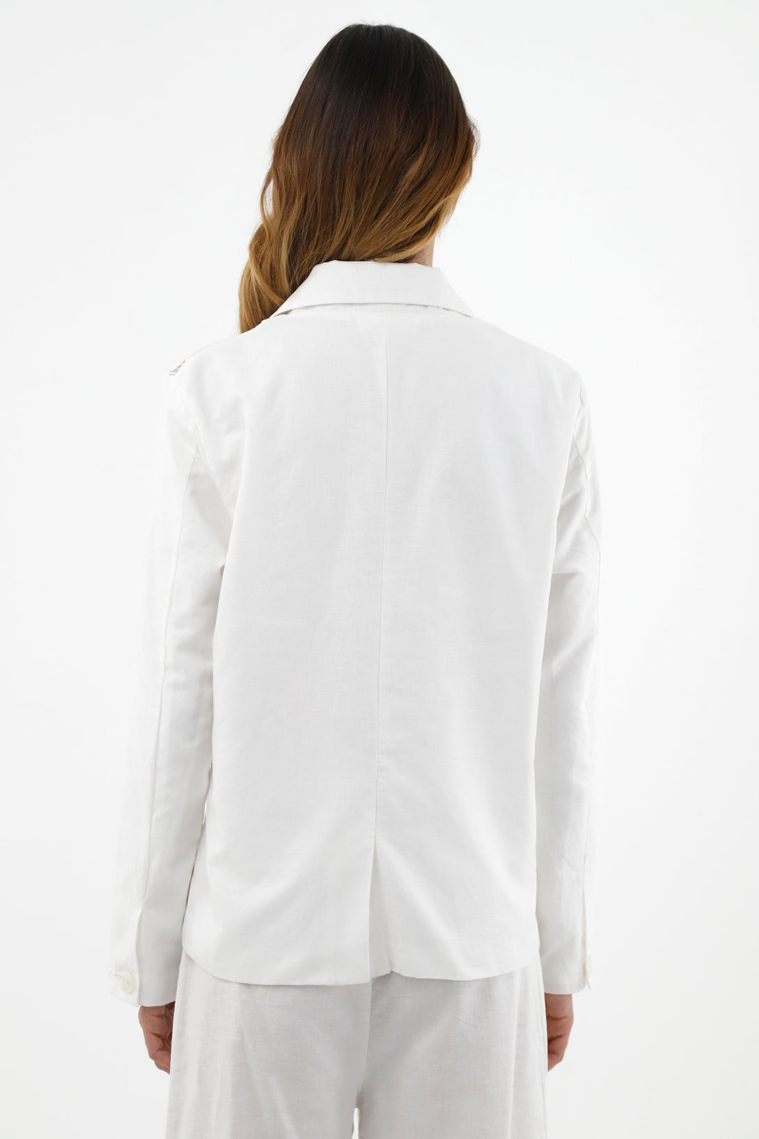 Chaqueta blanca con apliques bordados para mujer