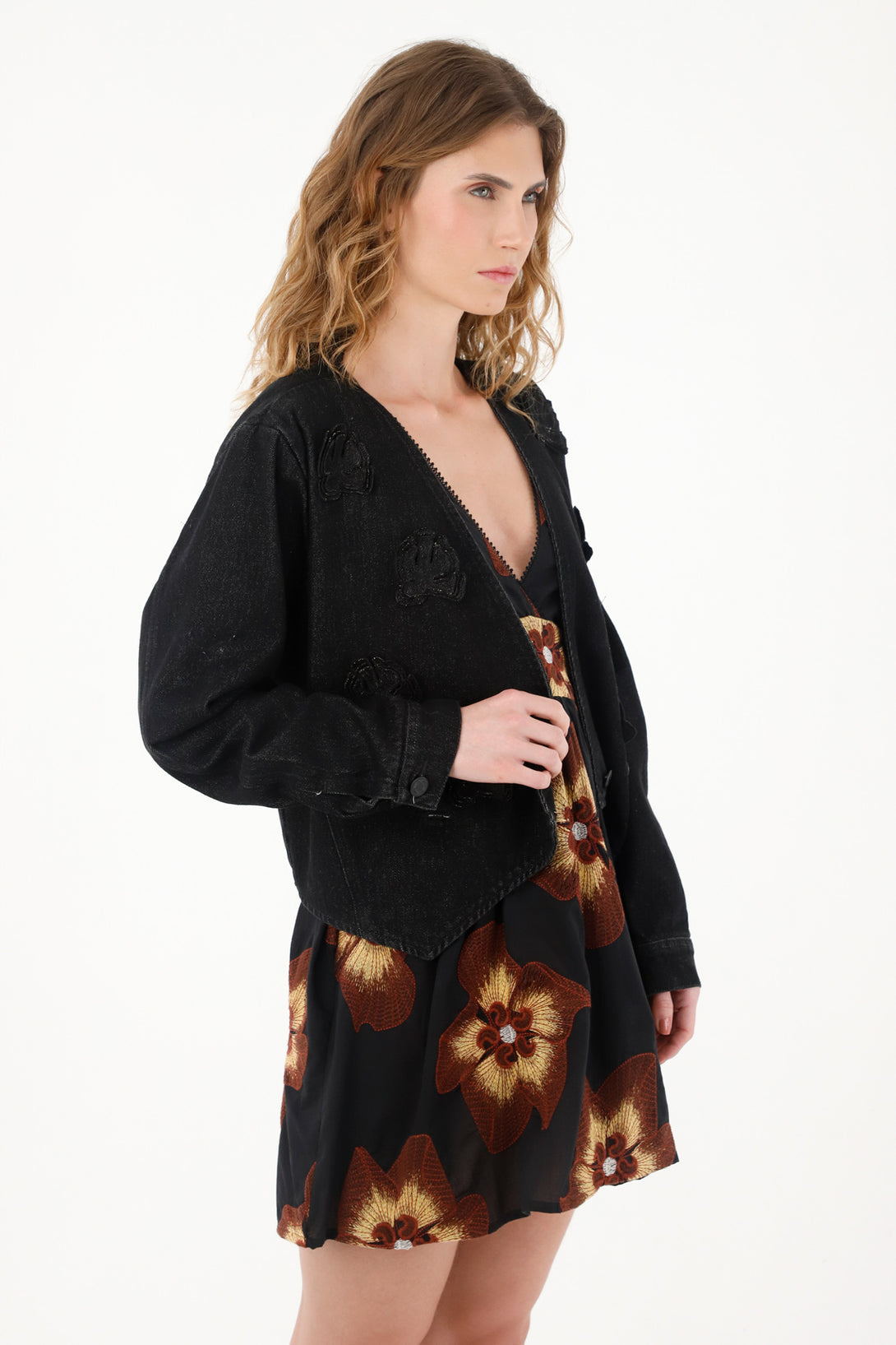 Women's bolero jacket with flower appliquÃ©s