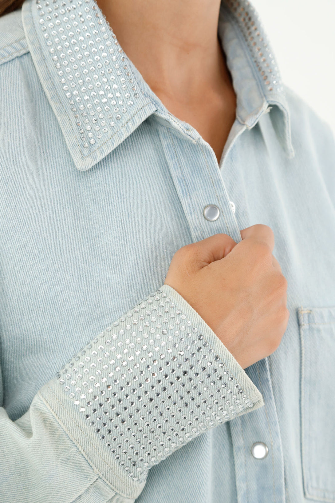 Chaqueta azul con apliques para mujer