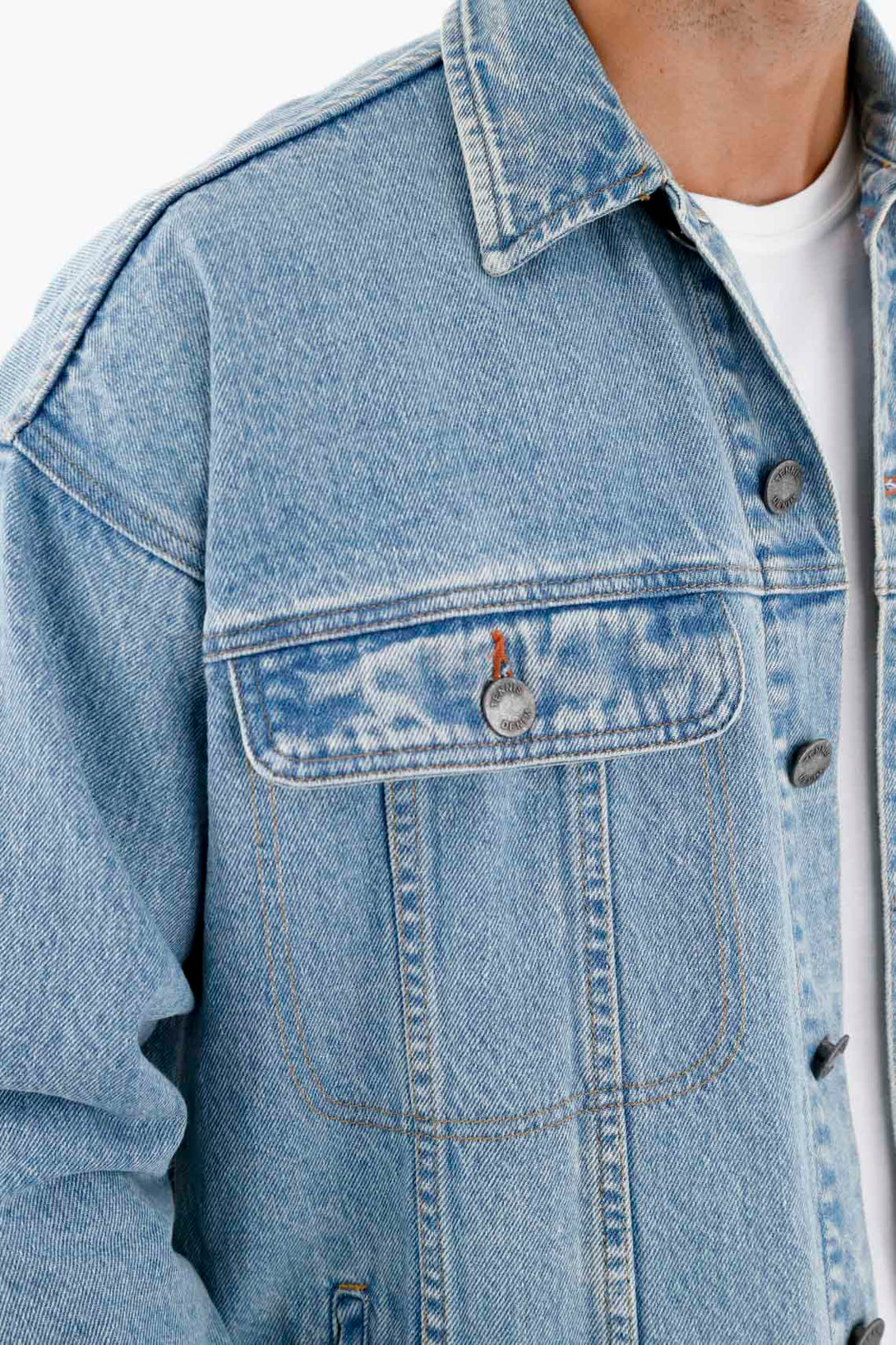 Chaqueta azul con estampado en espalda para hombre