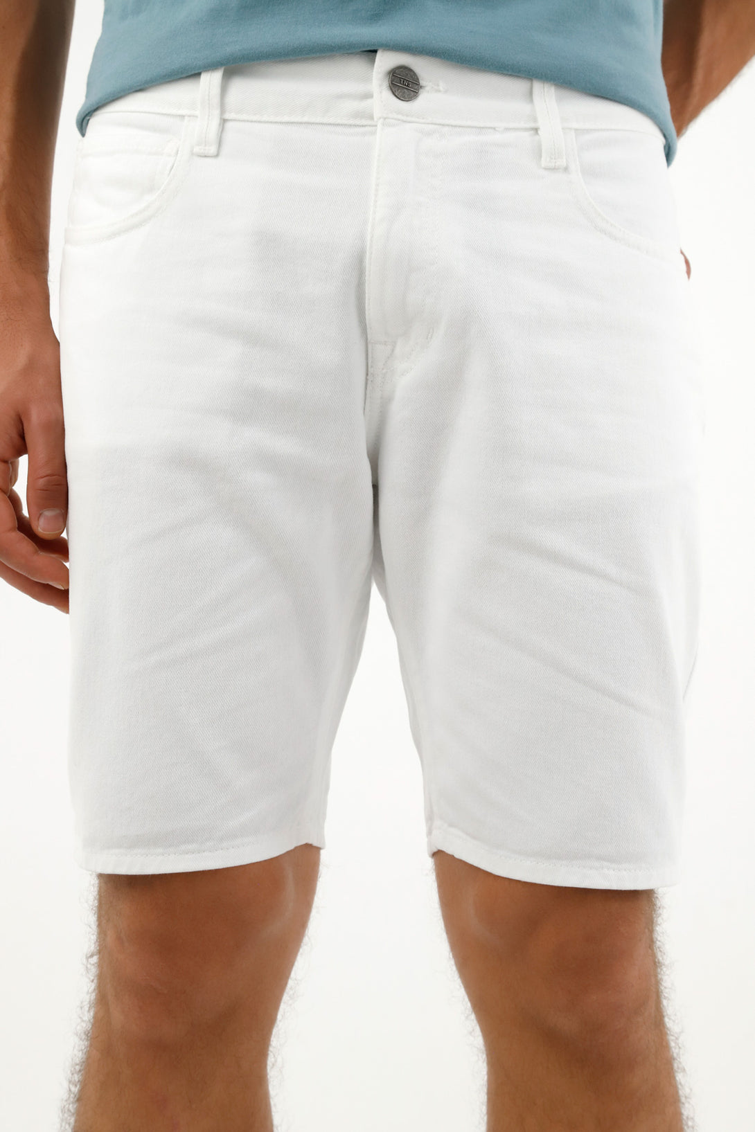 White five-pocket Bermuda shorts for men