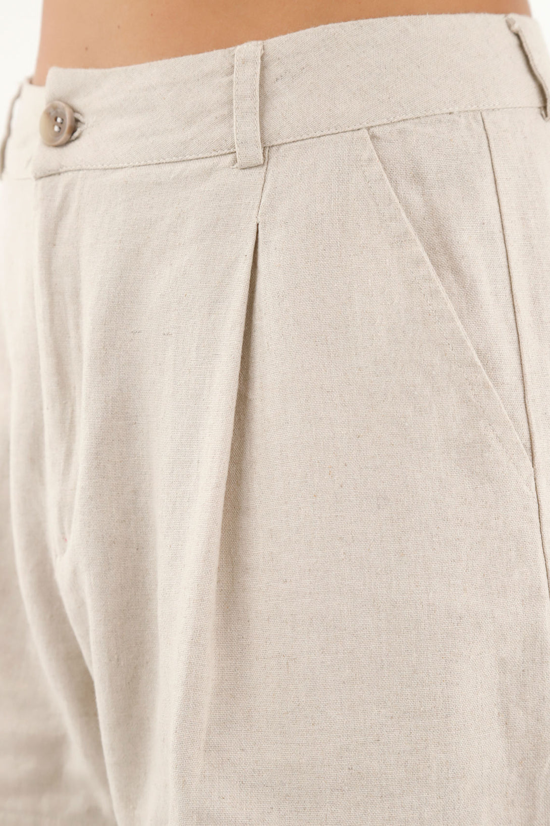 Women's Short Ecru Linen Shorts