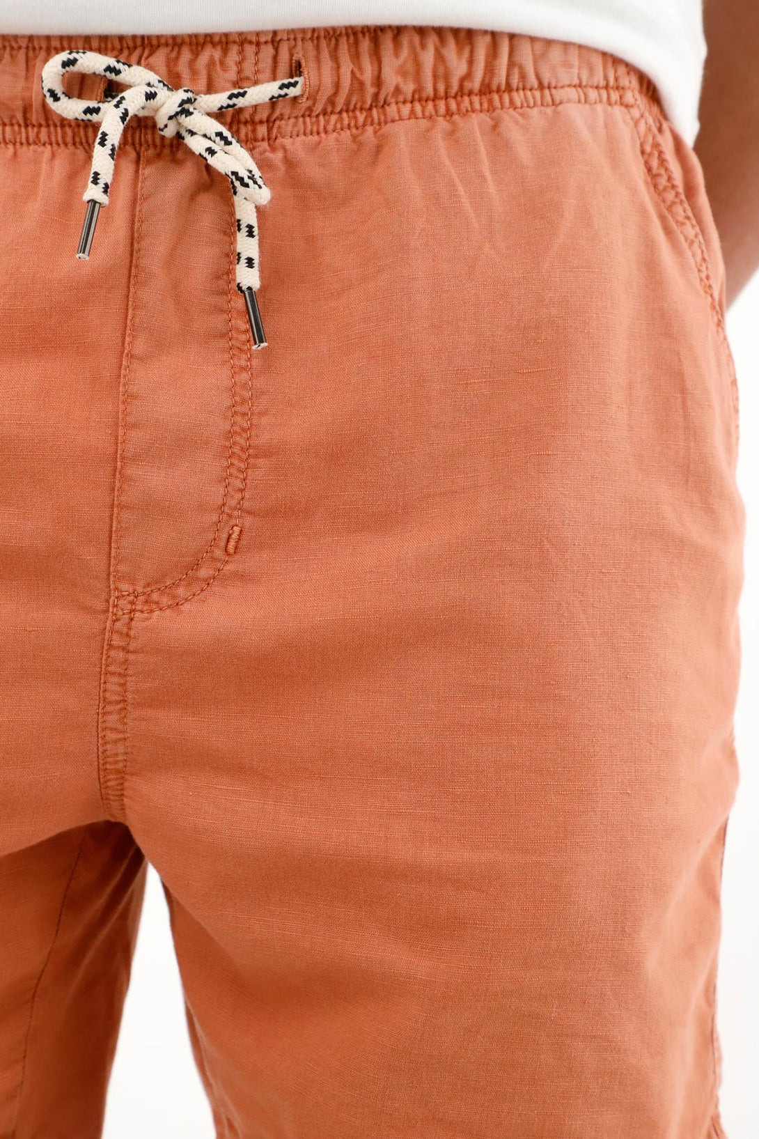 Regular fit shorts with orange elastic waistband for men