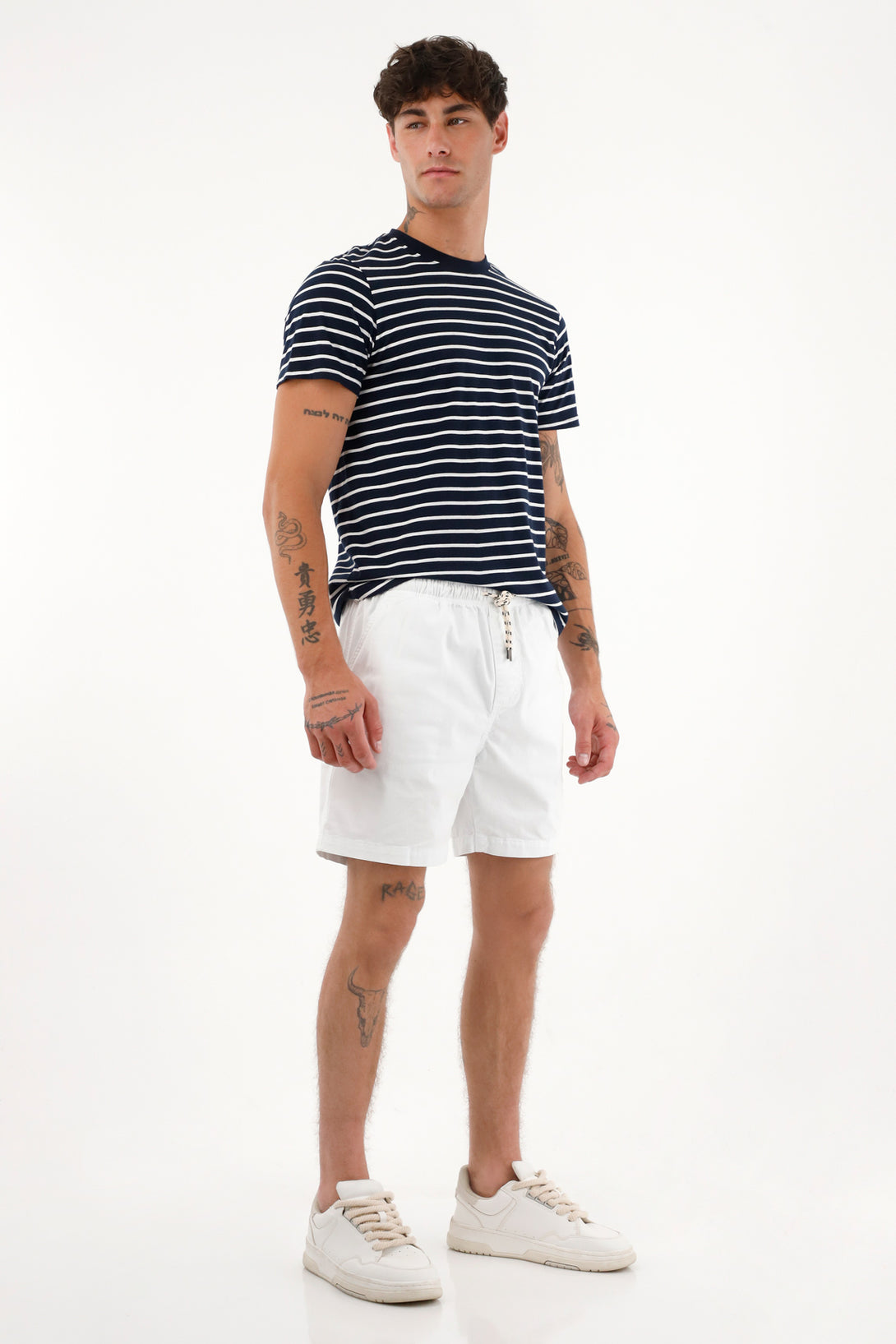 Men's white bermuda shorts with elastic waistband