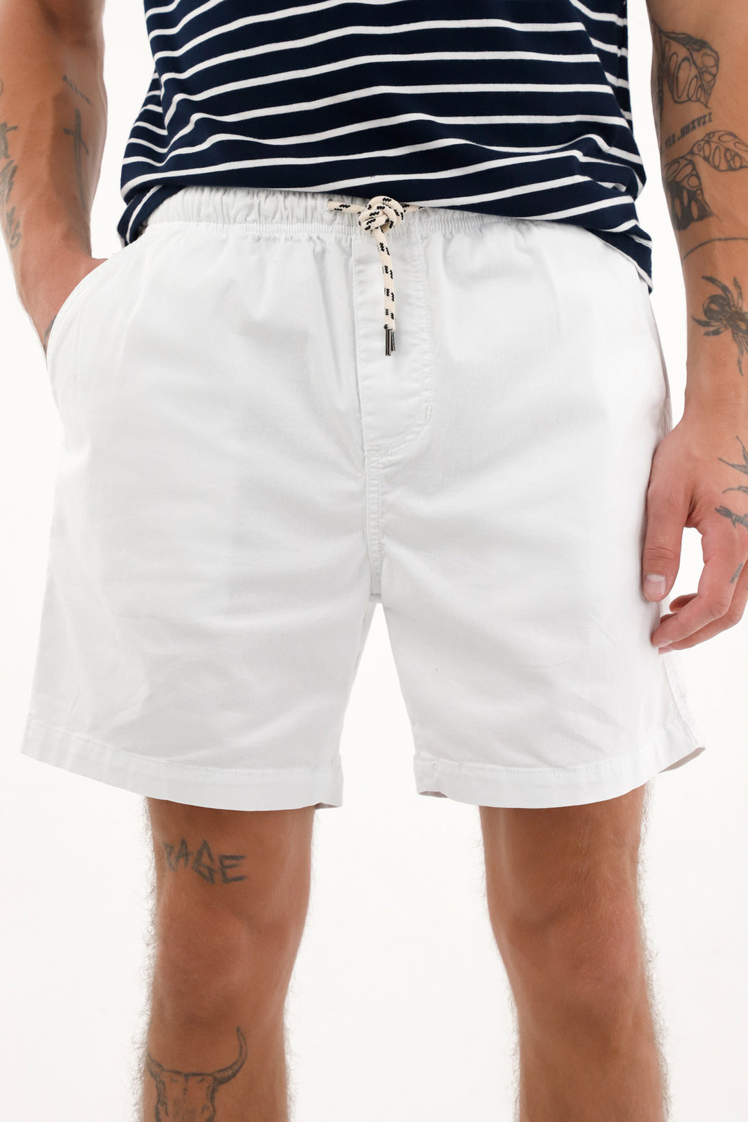 Men's white bermuda shorts with elastic waistband