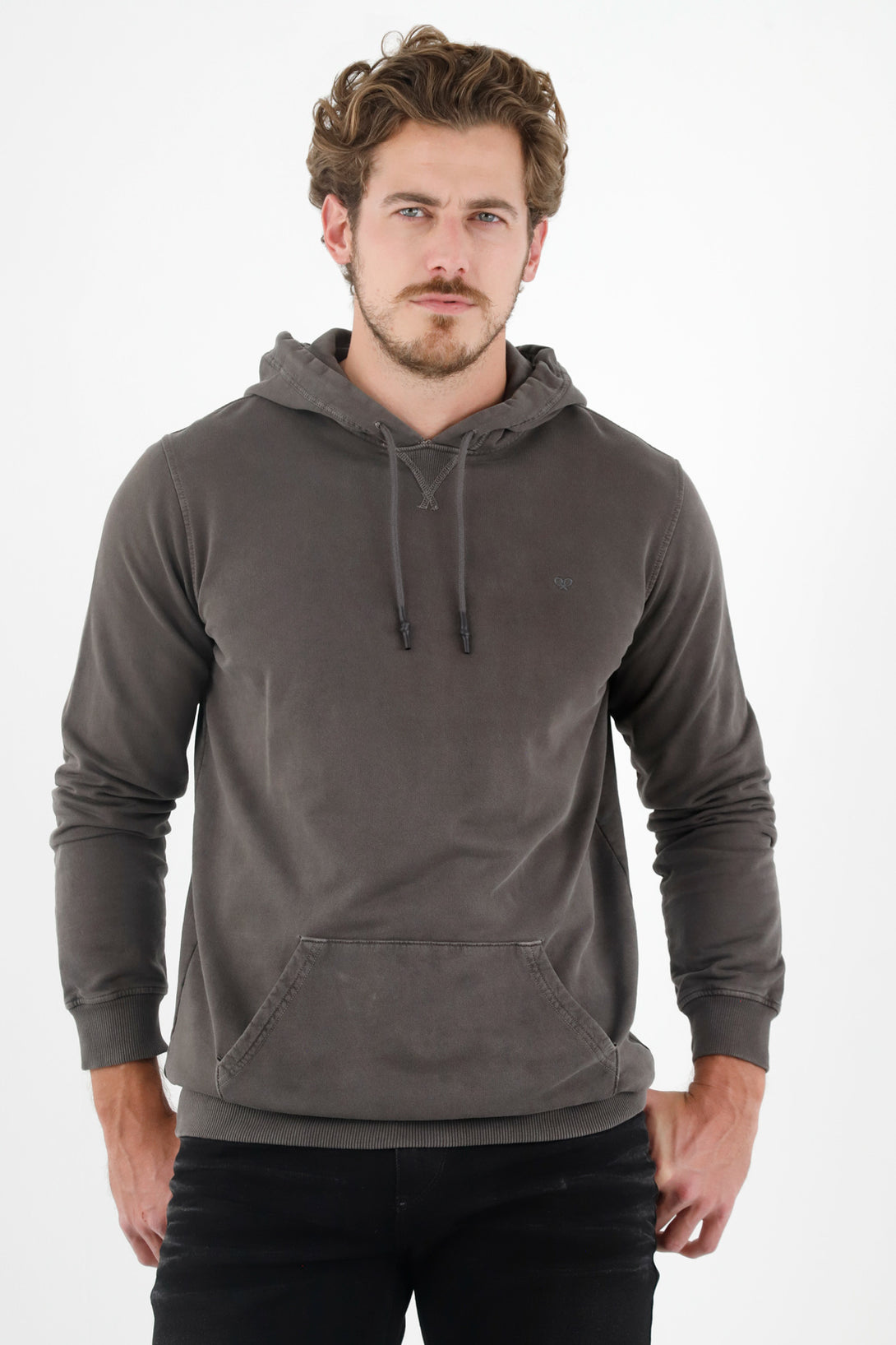 Buzo café tipo hoodie para hombre