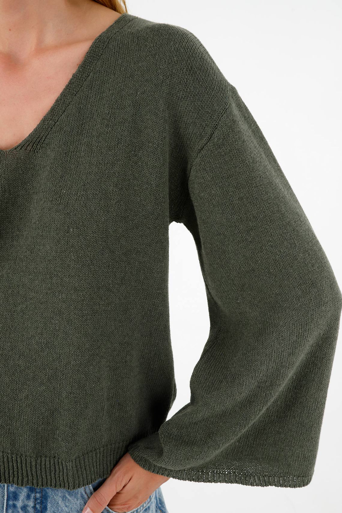 Buzo con cuello en V verde para mujer