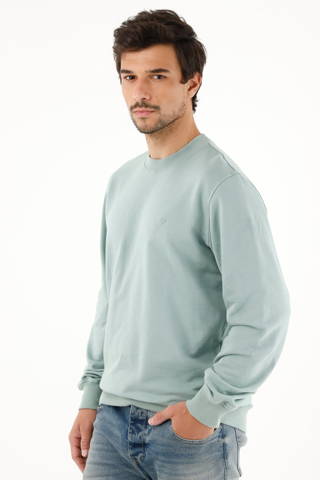 Men's green sweatshirt with embroidered mini racquet.