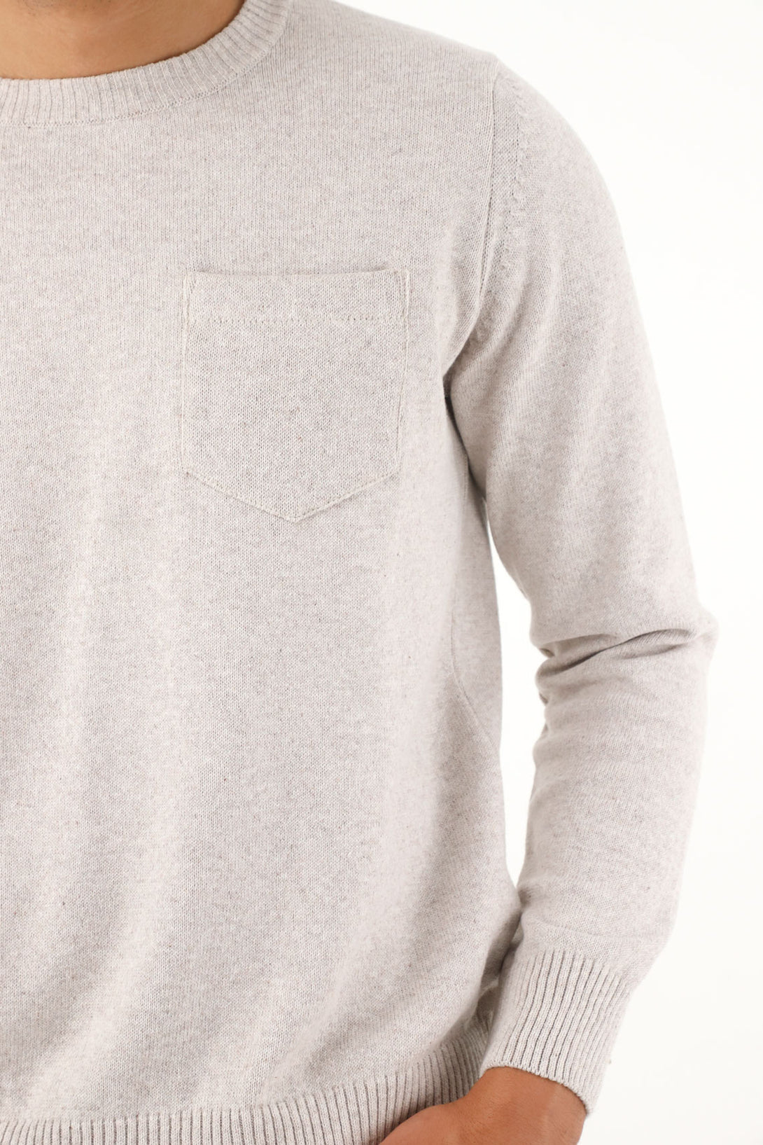 Men's patch pocket pullover sweatshirt