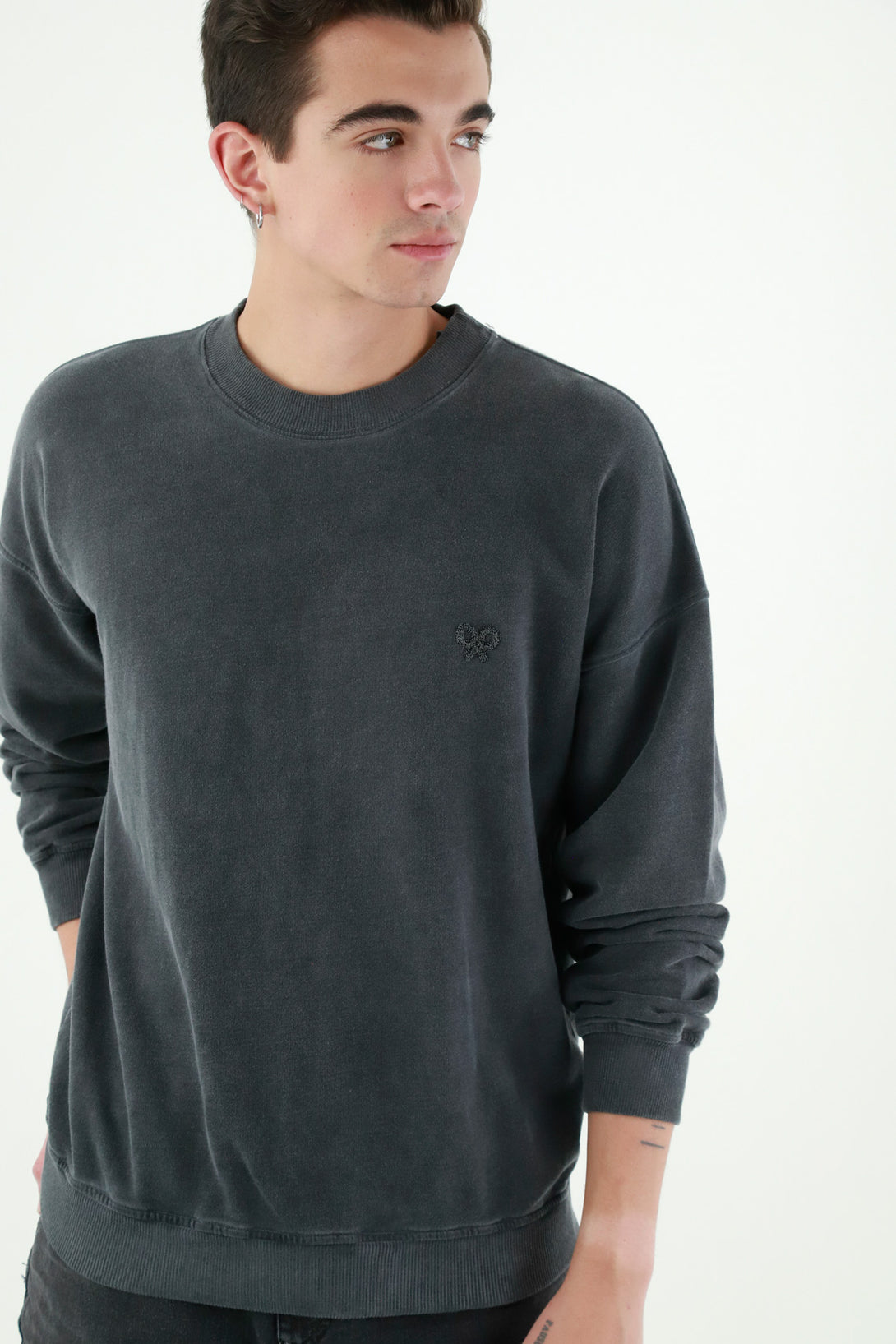 Men's Gray Crew Neck Sweater