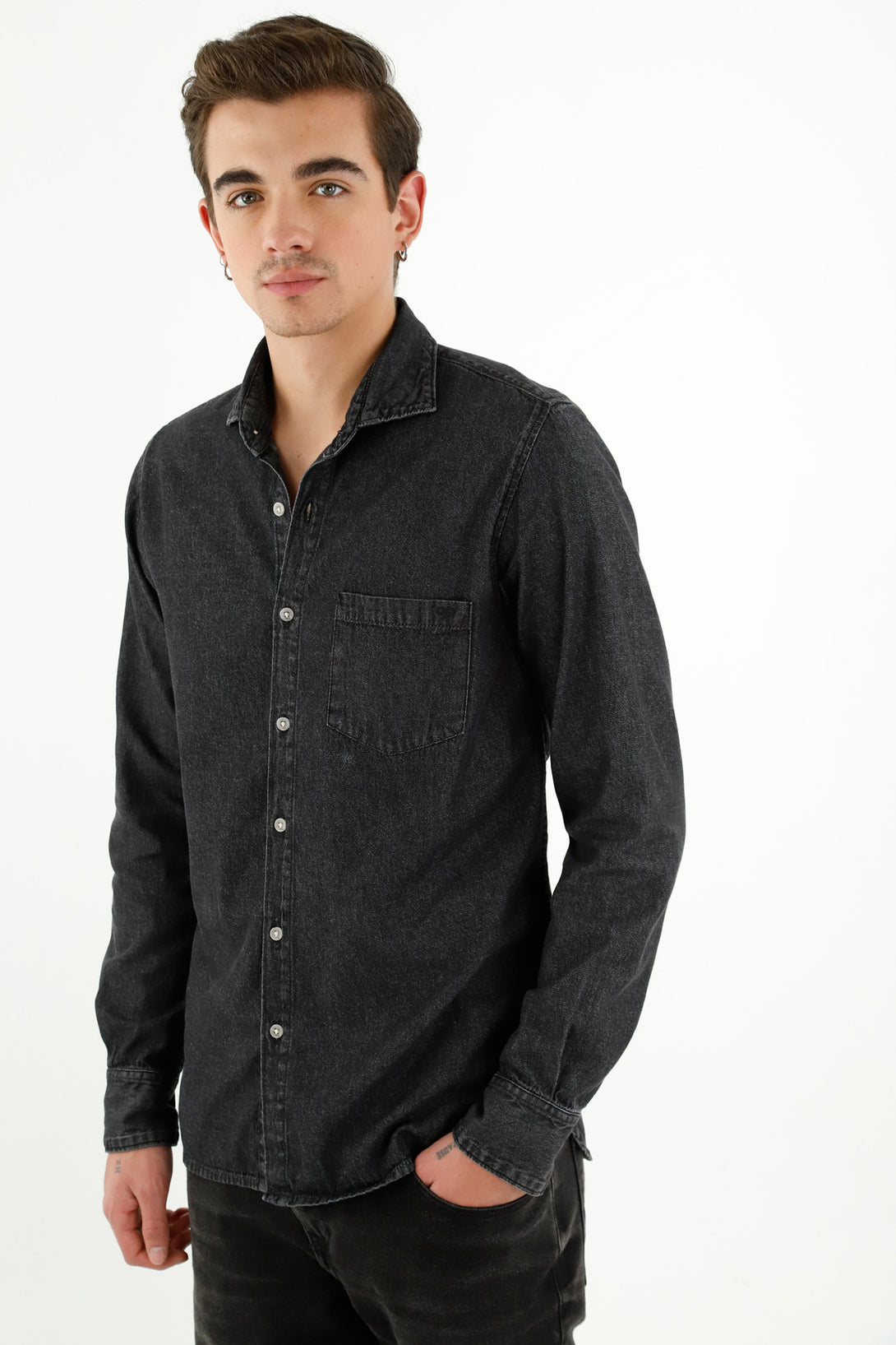 Camisa en chambray negra para hombre