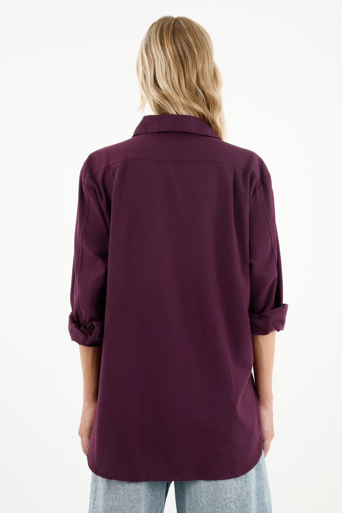 Camisa de botones morada para mujer