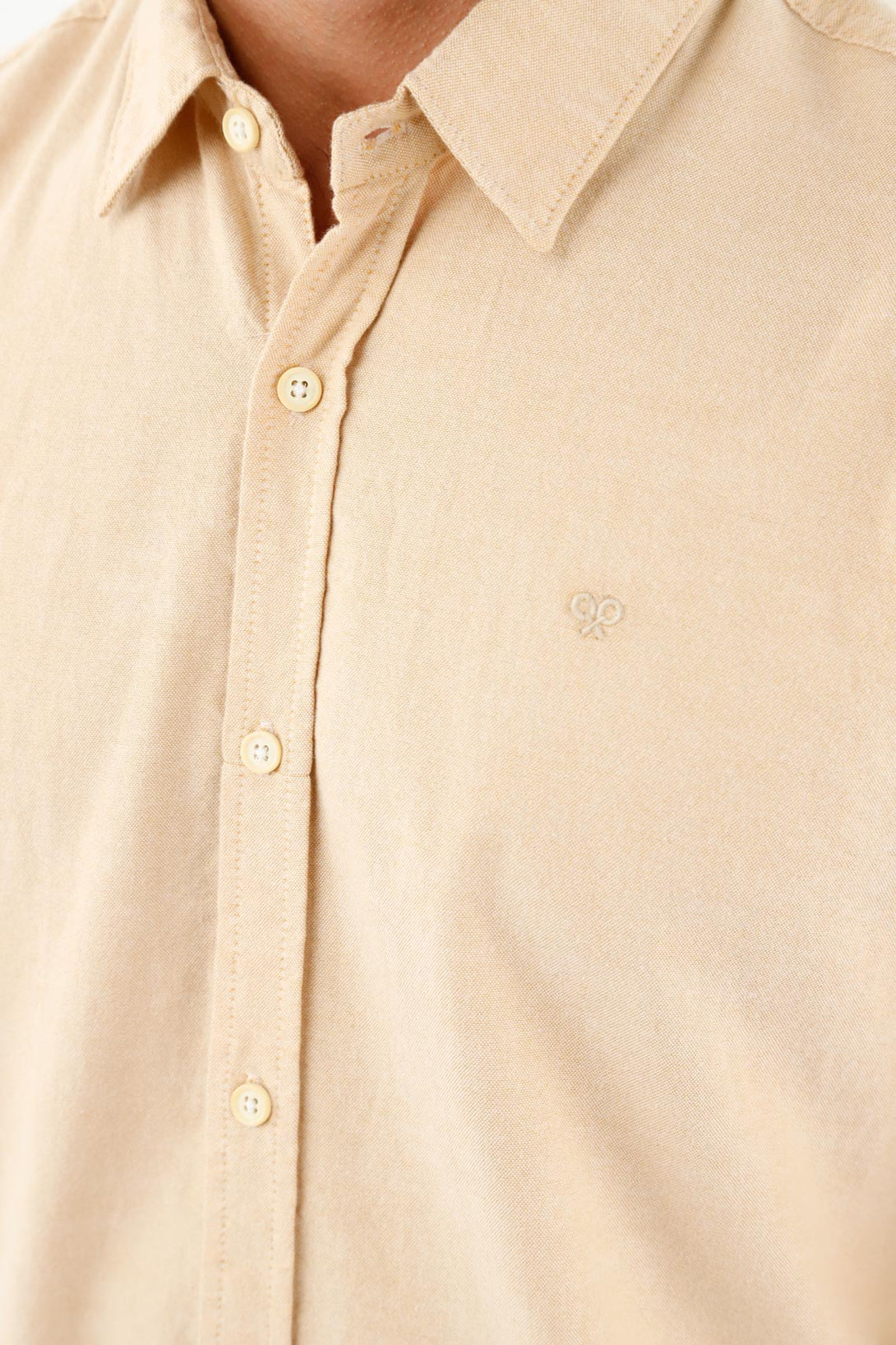 Camisa clásica amarilla para hombre