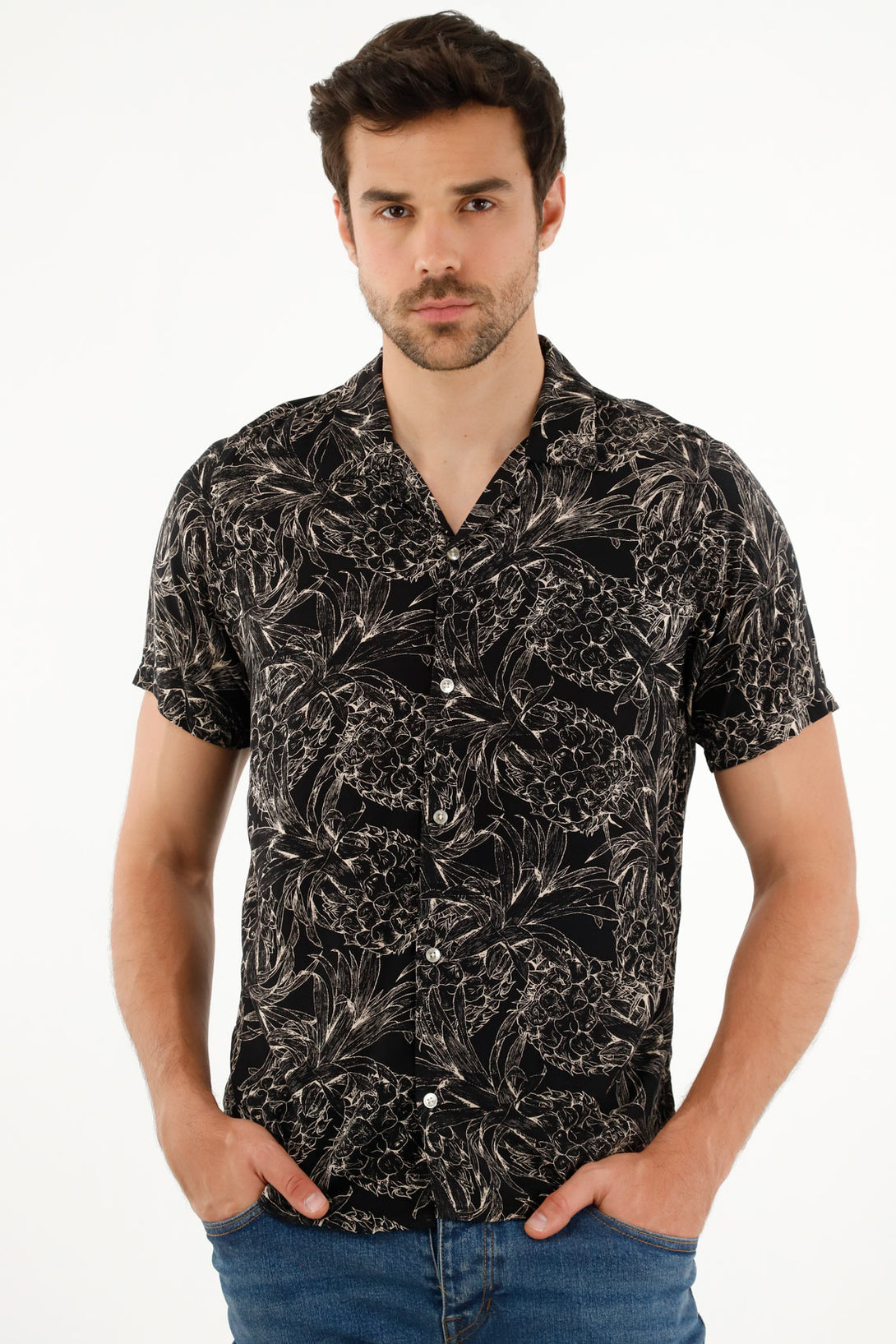 Camisa estampada tipo bowling para hombre