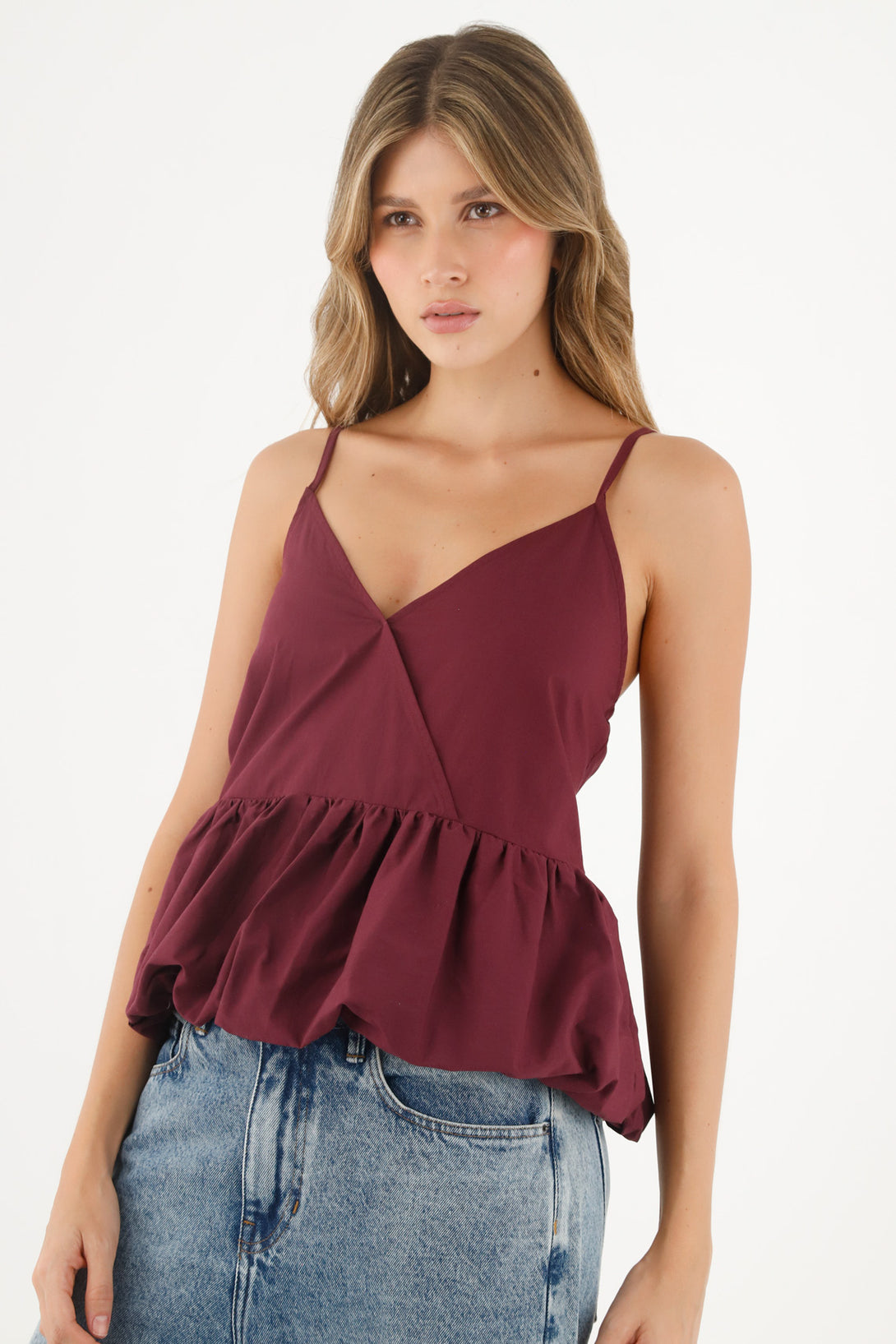 Camisa morada con escote en V para mujer