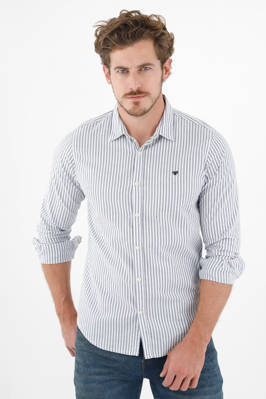 Camisa azul de rayas preteñidas para hombre