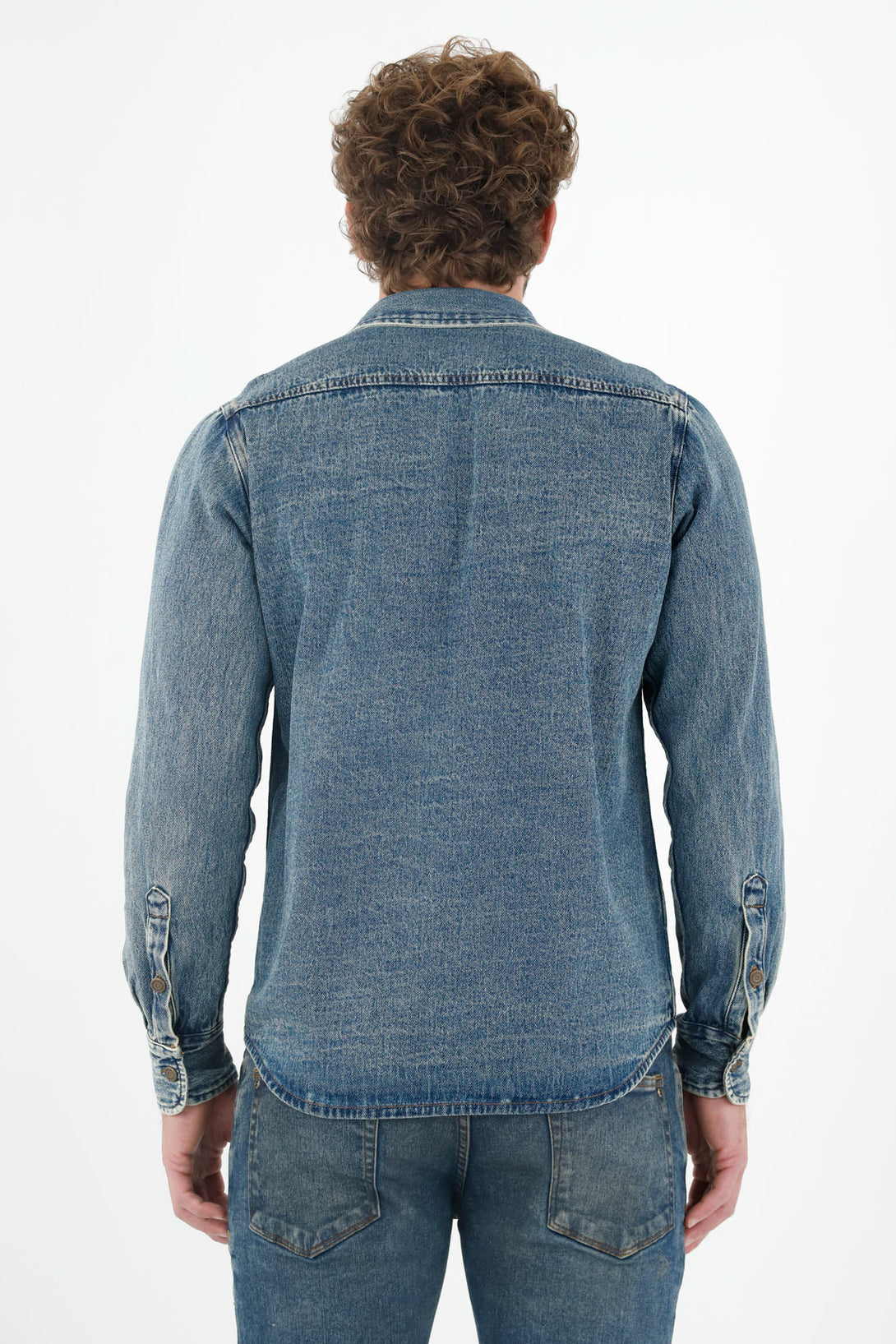 Camisa azul en denim para hombre