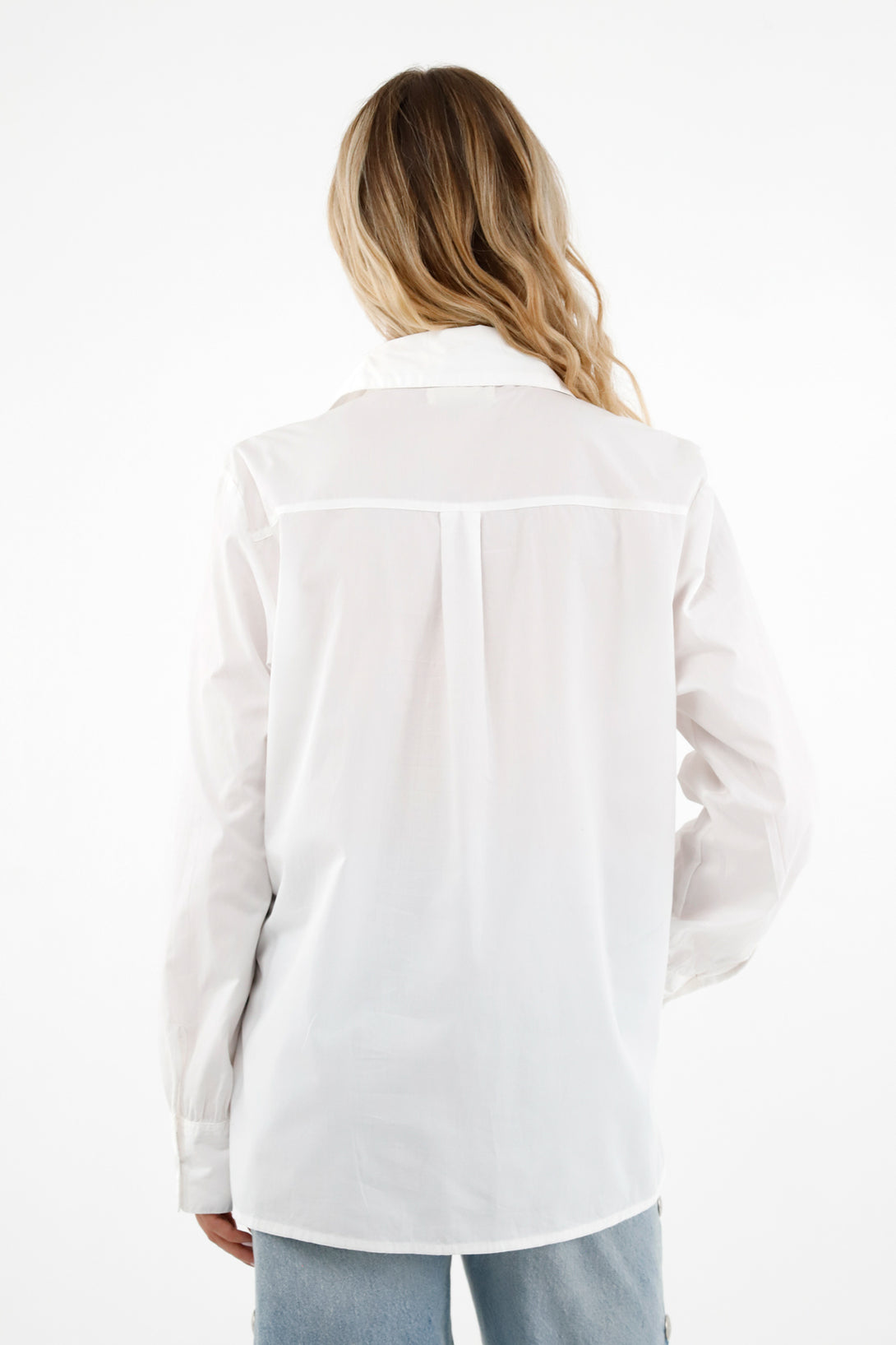 Camisa blanca con apliques de brillo para mujer