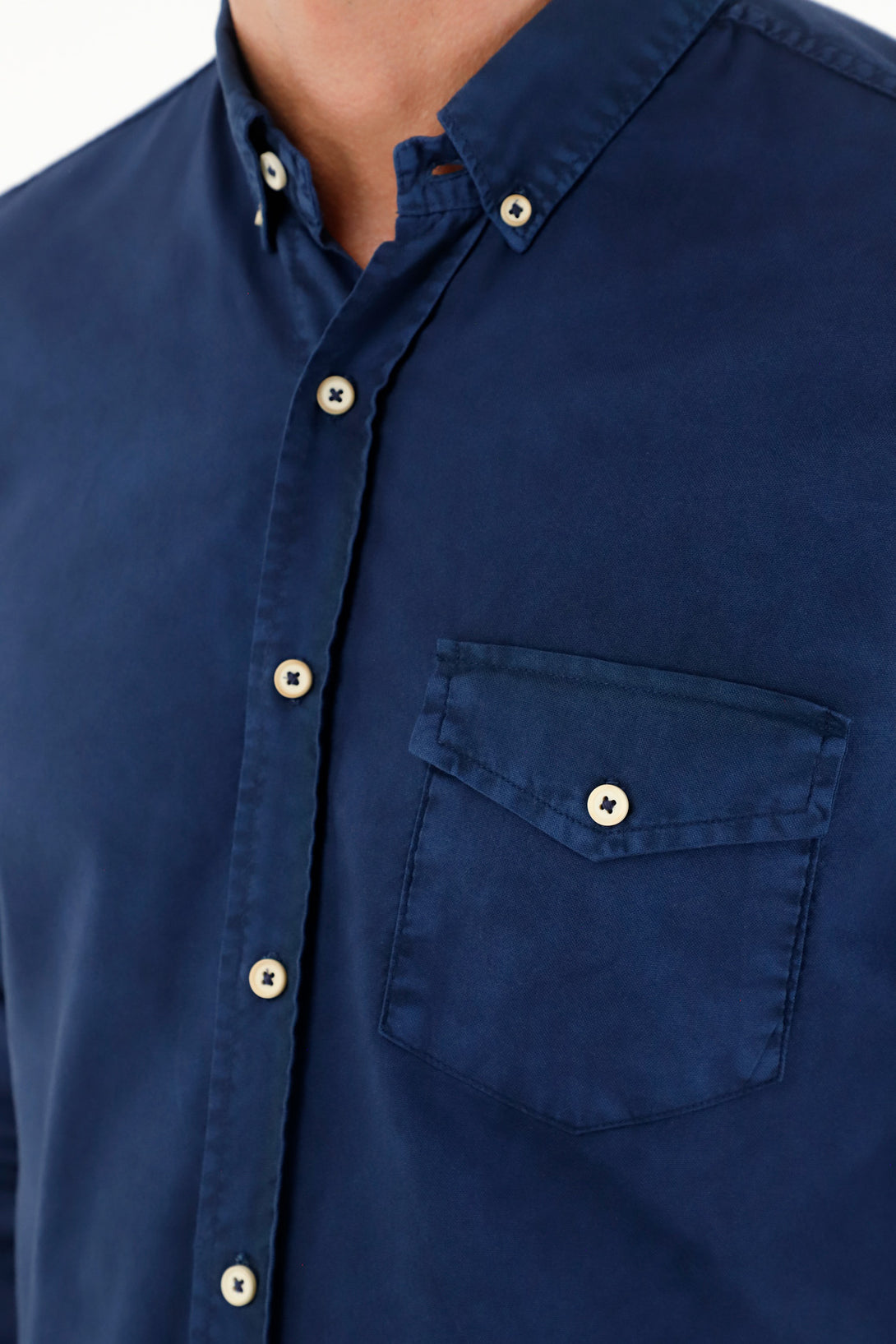 Men's Classic Fit Long-Sleeve Blue Shirt