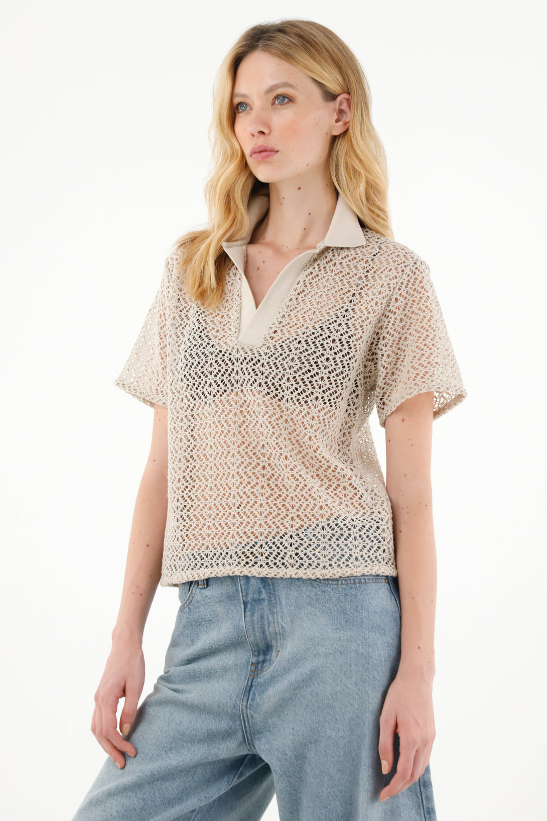 Women's Off-White Semi-Fitted Woven Shirt