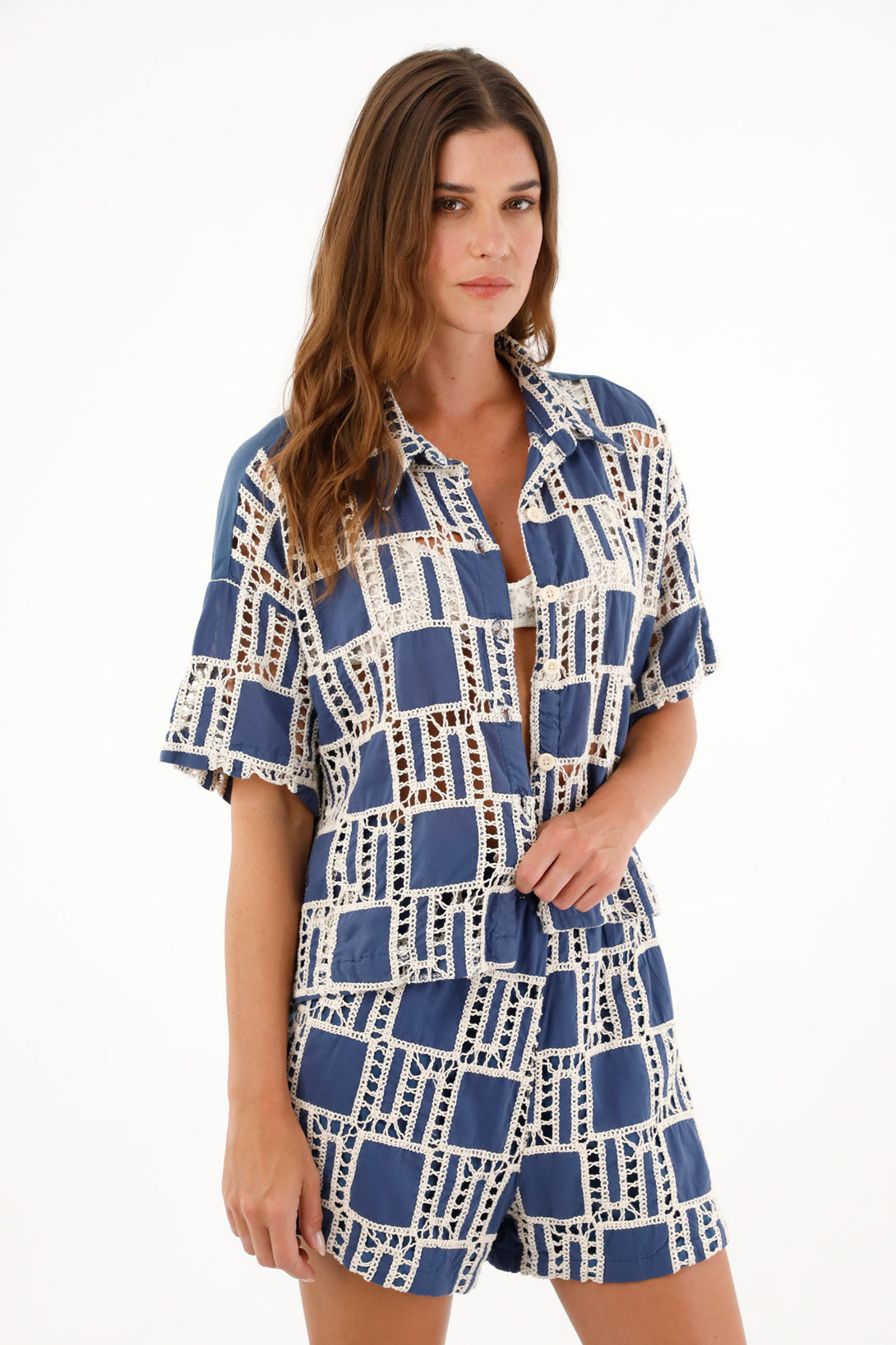 Camisa con detalles tejidos azul para mujer