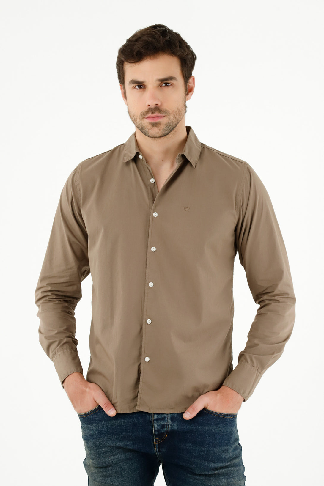 Camisa café manga larga para hombre