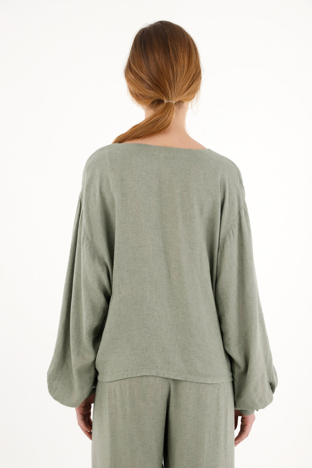 Women's green long sleeve shirt