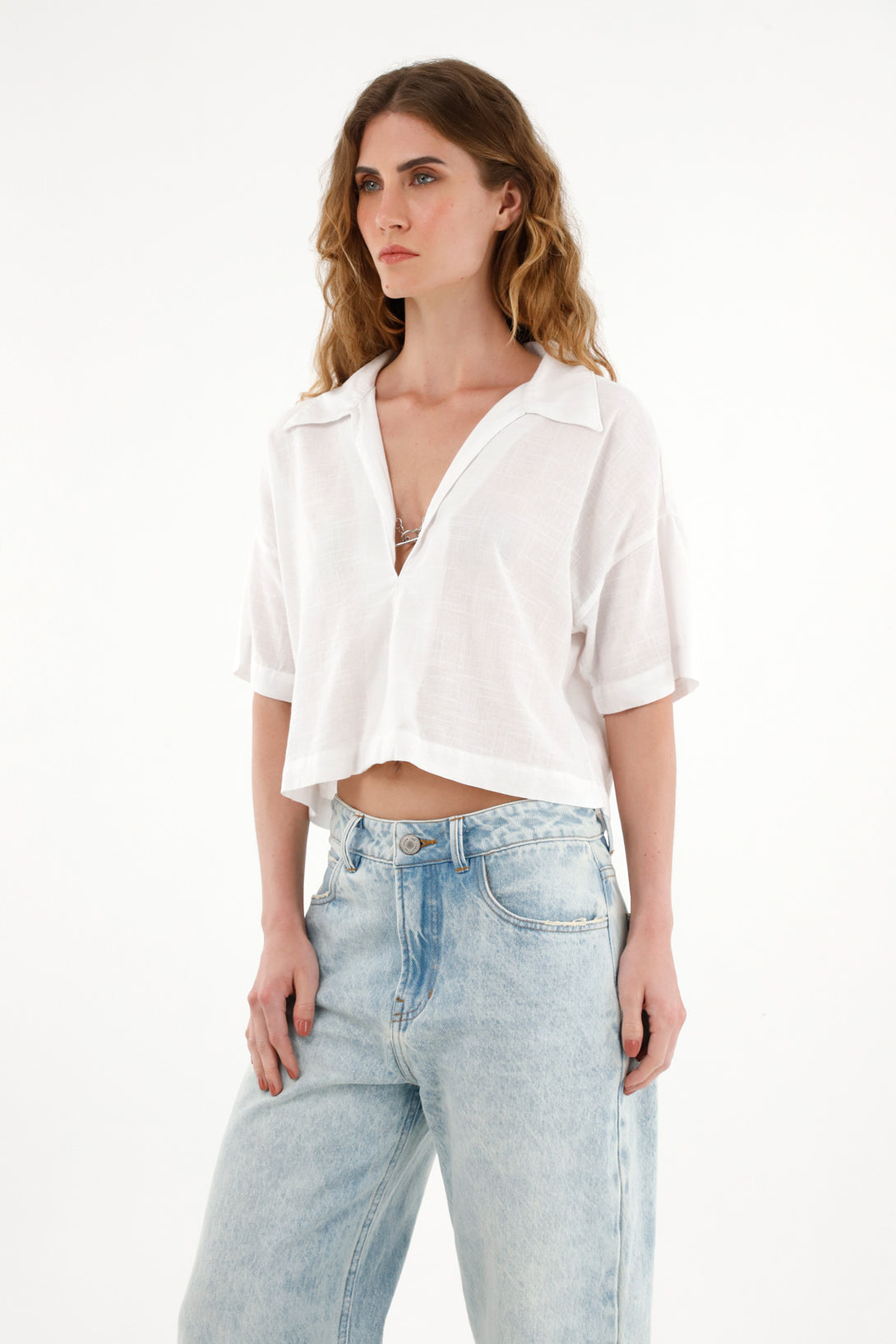 Camisa blanca manga corta para mujer