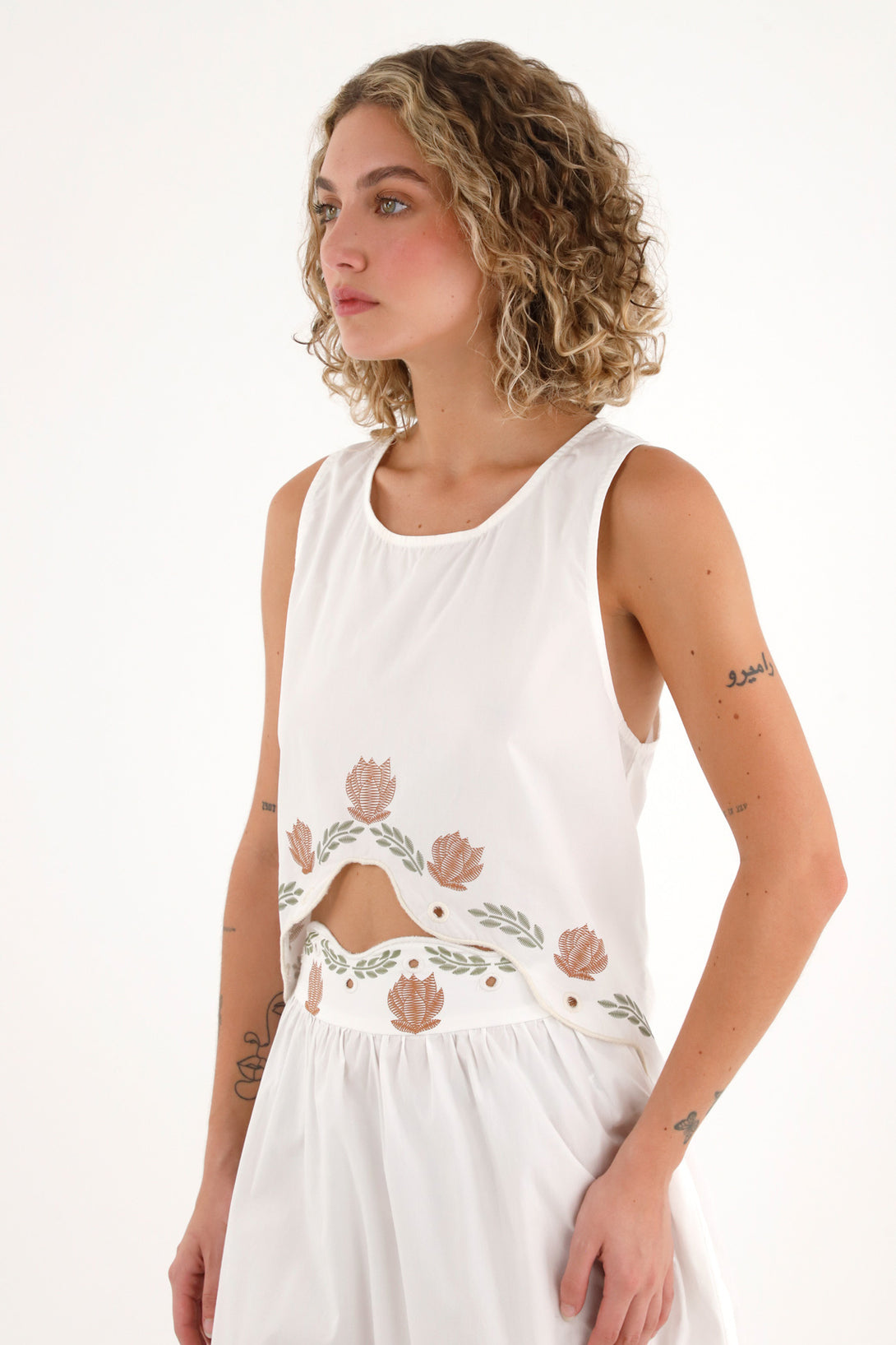 Women's Cream Sleeveless Top