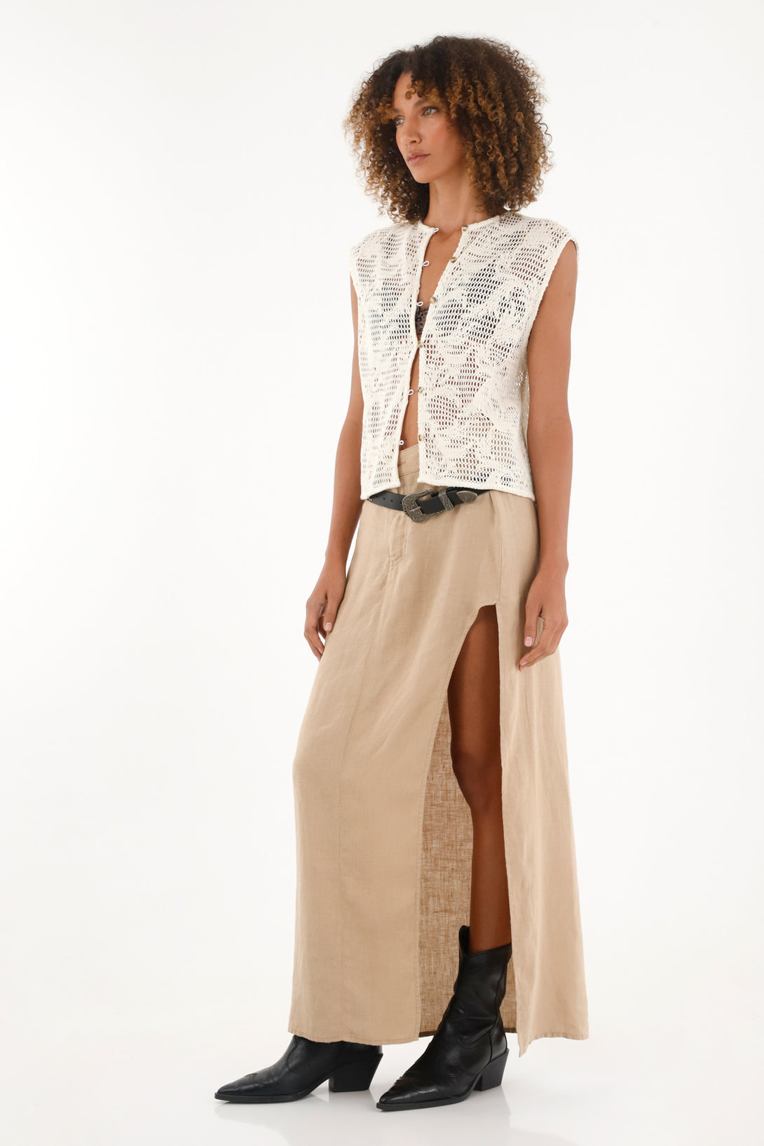 Women's linen beige skirt with slit in 100% linen