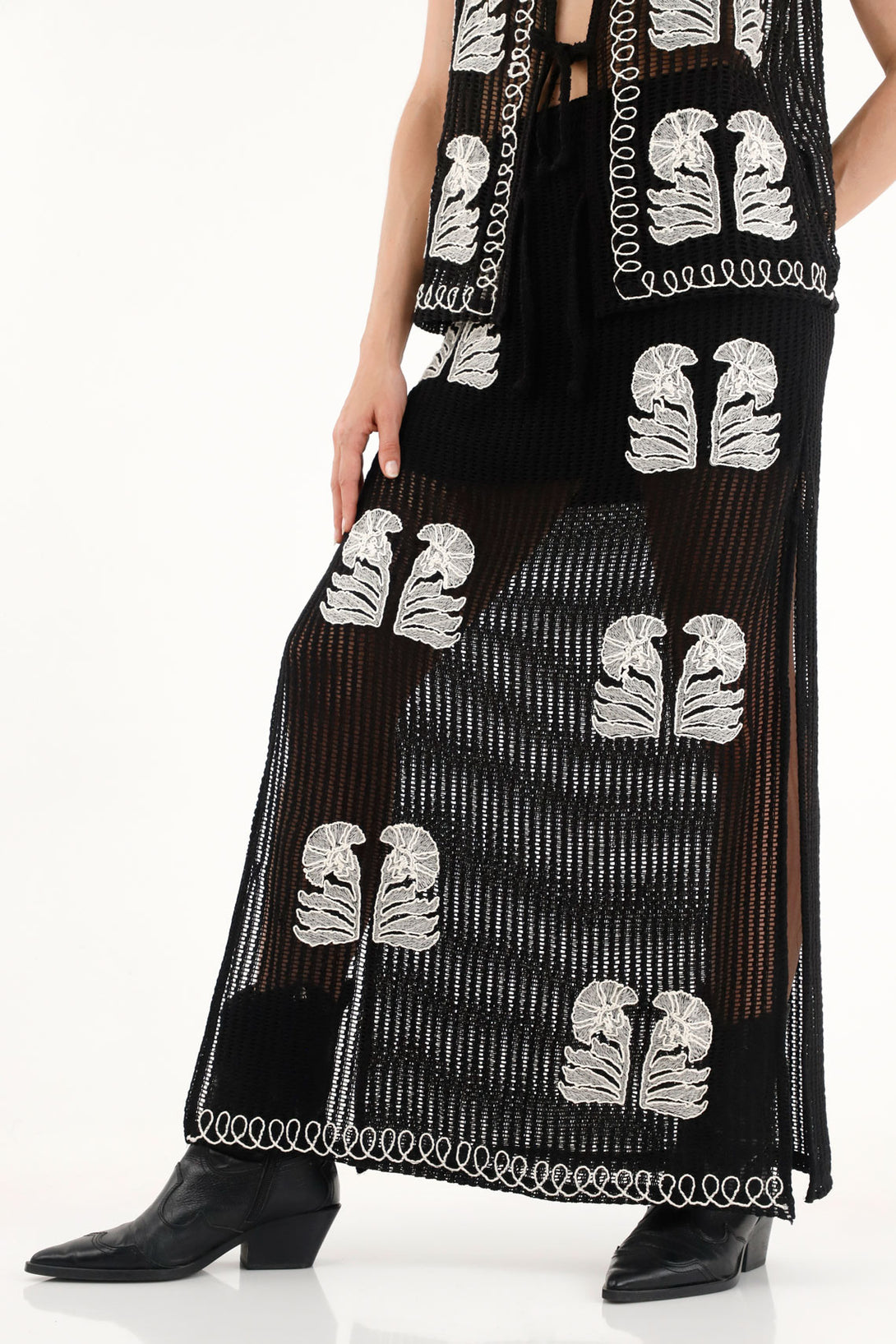 Women's black embroidered long skirt.