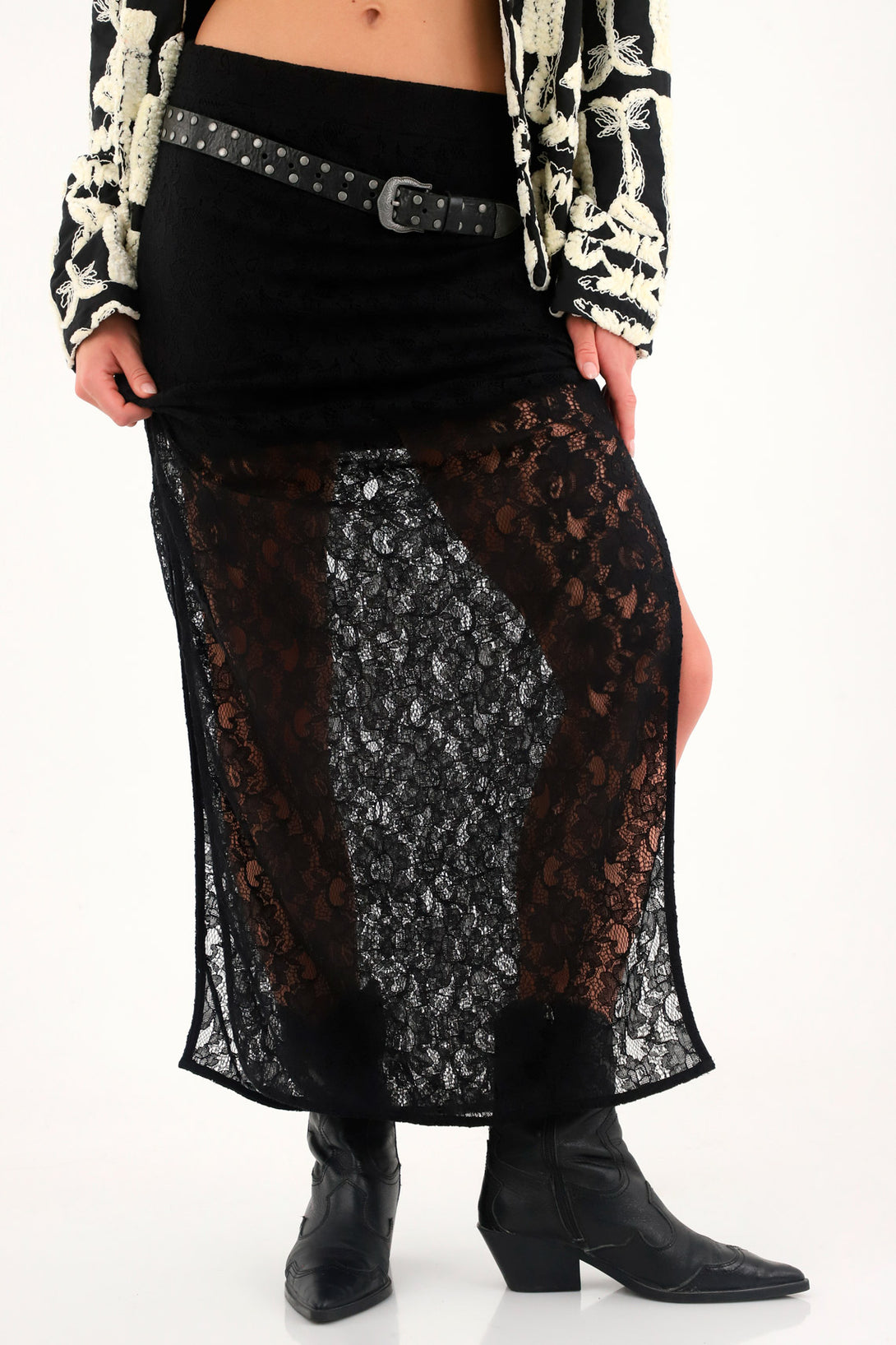 Women's black lace skirt with short lining