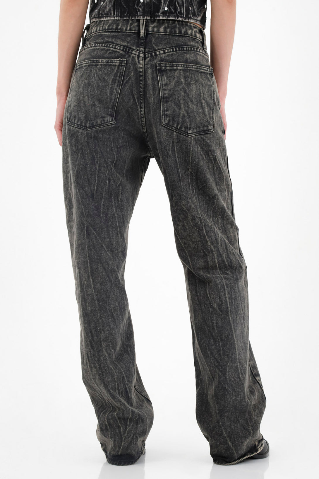 Jean black denim craquelado para mujer