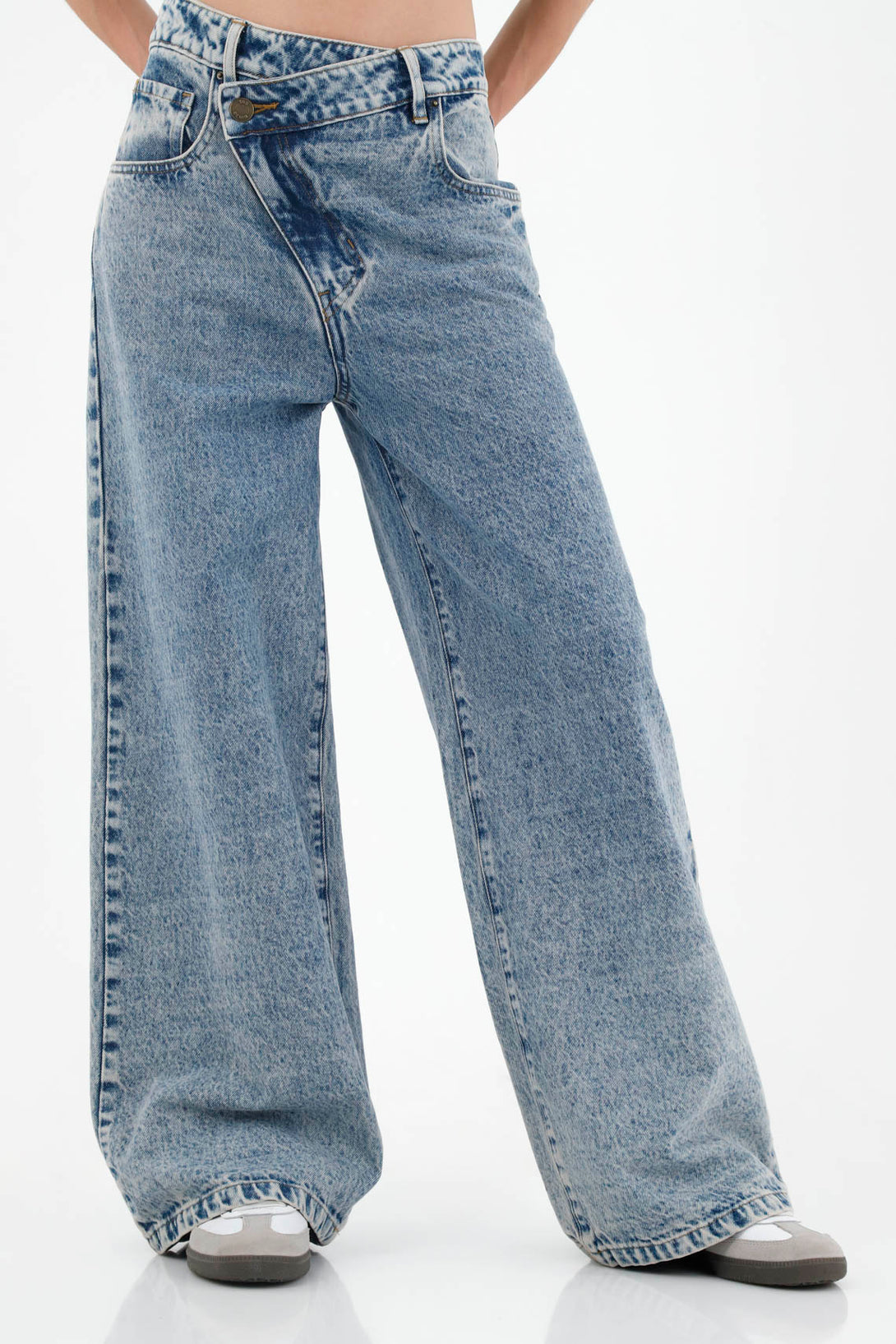 Women's Frosted Blue Jeans