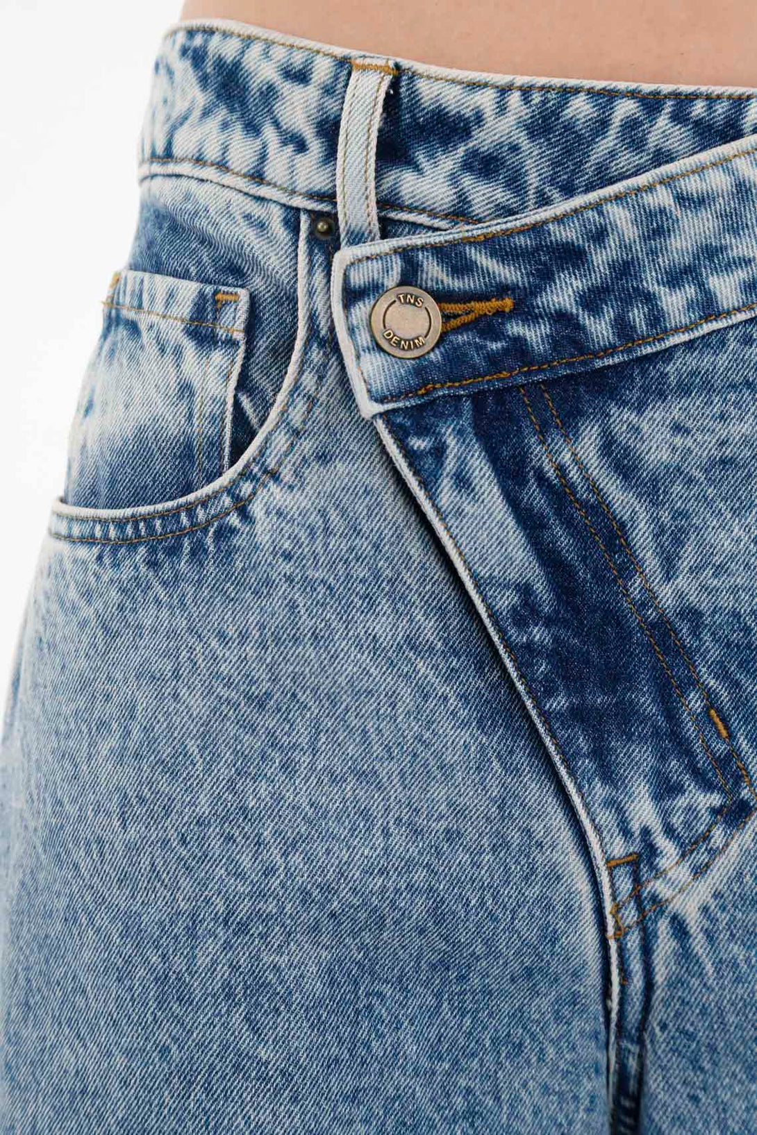 Women's Frosted Blue Jeans