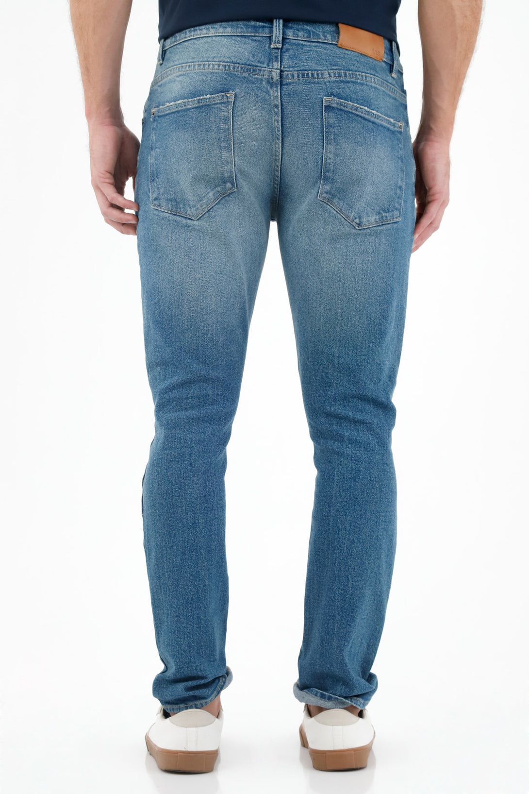 Jean azul tono medio para hombre