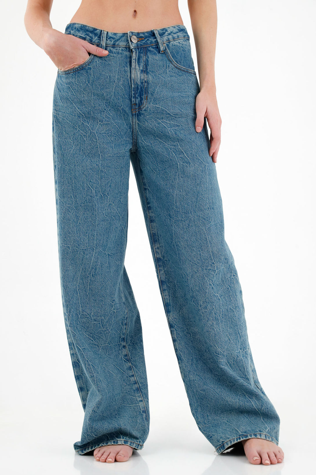 Women's Wide-Leg Jeans with Cracked Effect