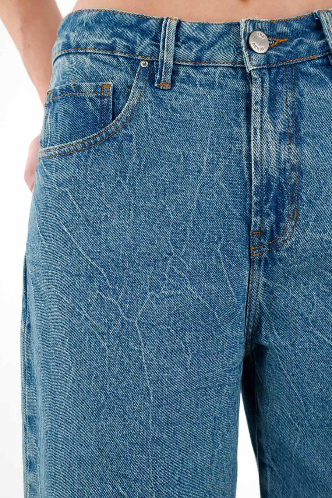 Women's Wide-Leg Jeans with Cracked Effect