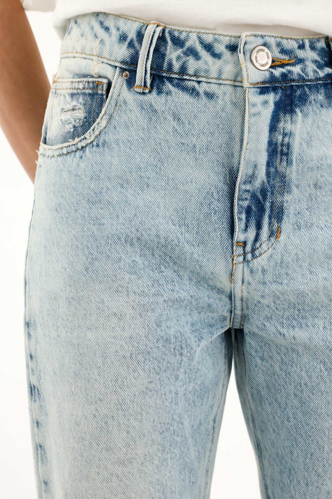 Women's blue mom fit jeans