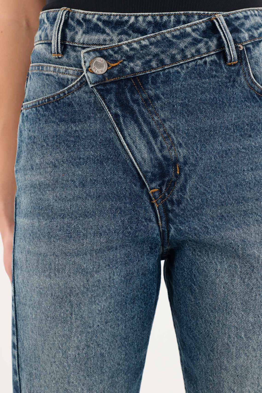 Jean Mom tiro alto con rotos localizados para mujer