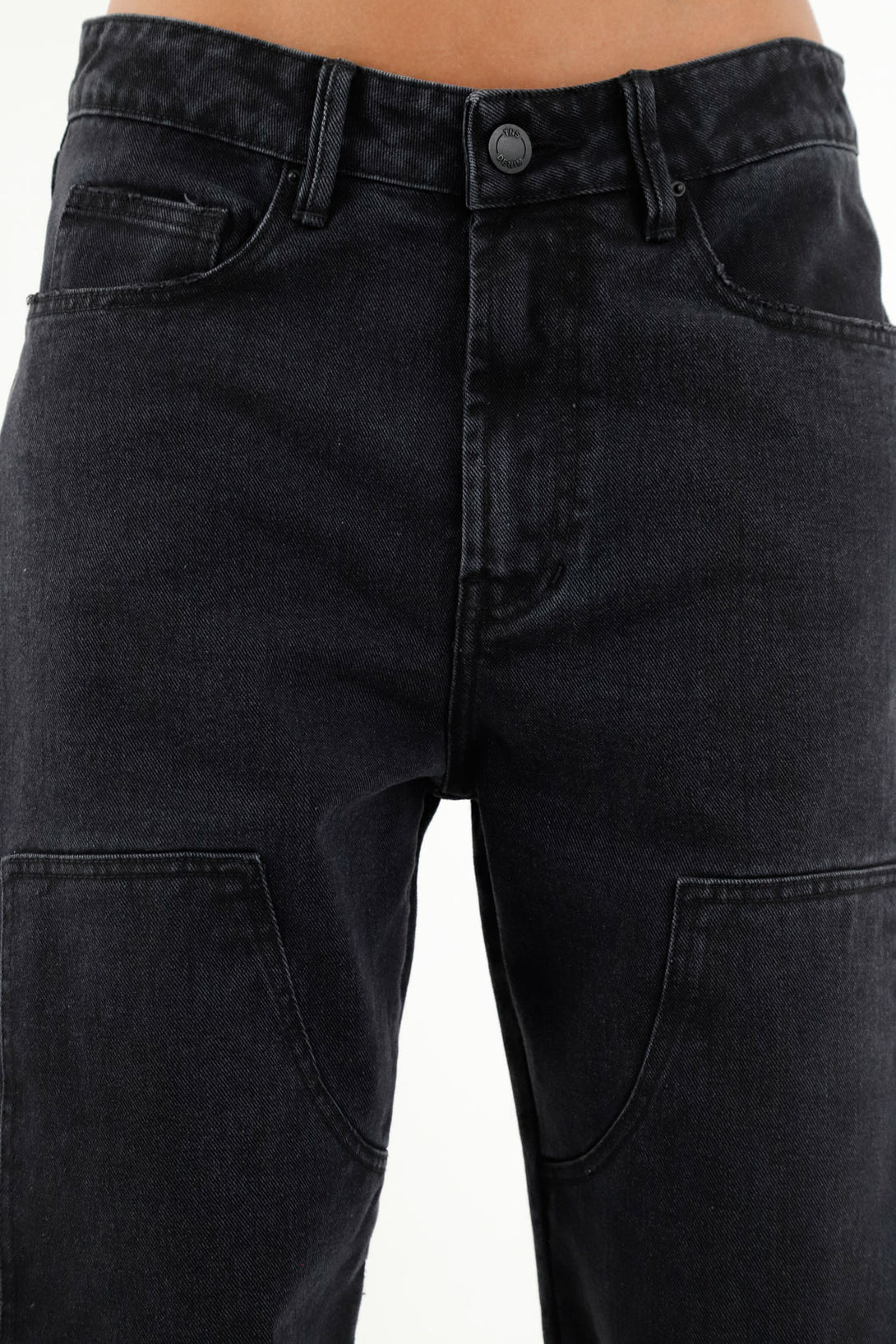 Jean en black denim para mujer