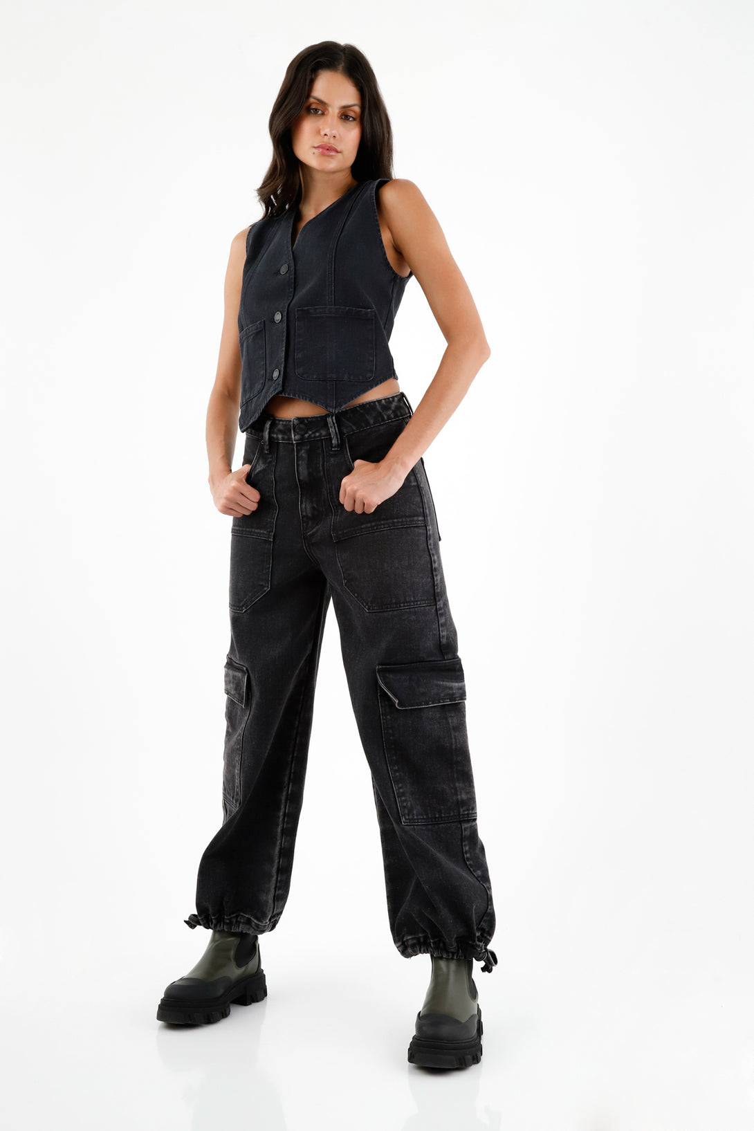 Jean con bolsillos sobredimensionados negro para mujer