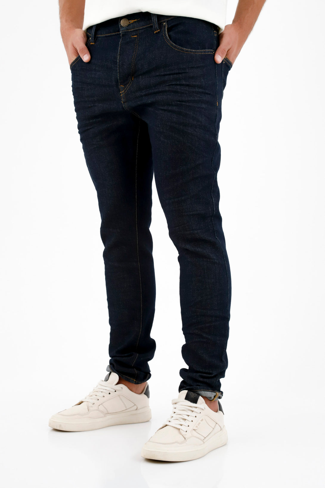 Jean azul en denim tono oscuro para hombre