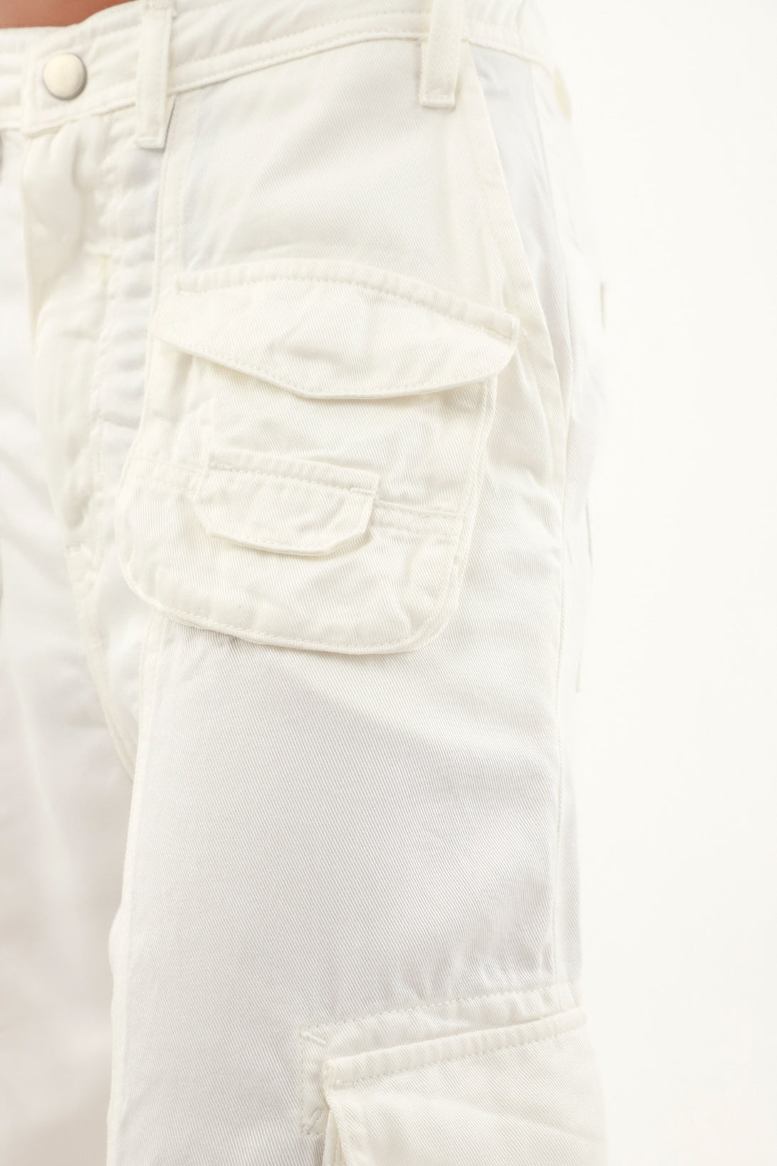 Women's Off-White Multi-Pocket Cargo Pants